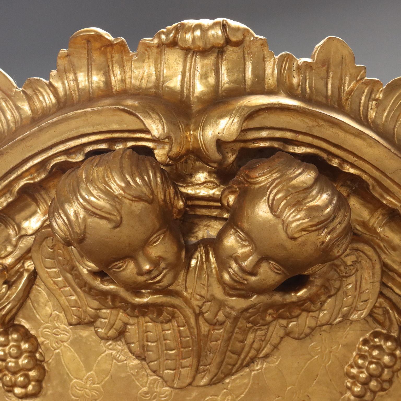 Italian Coffret sculpté et doré Italie Première moitié du XVIIIe siècle en vente