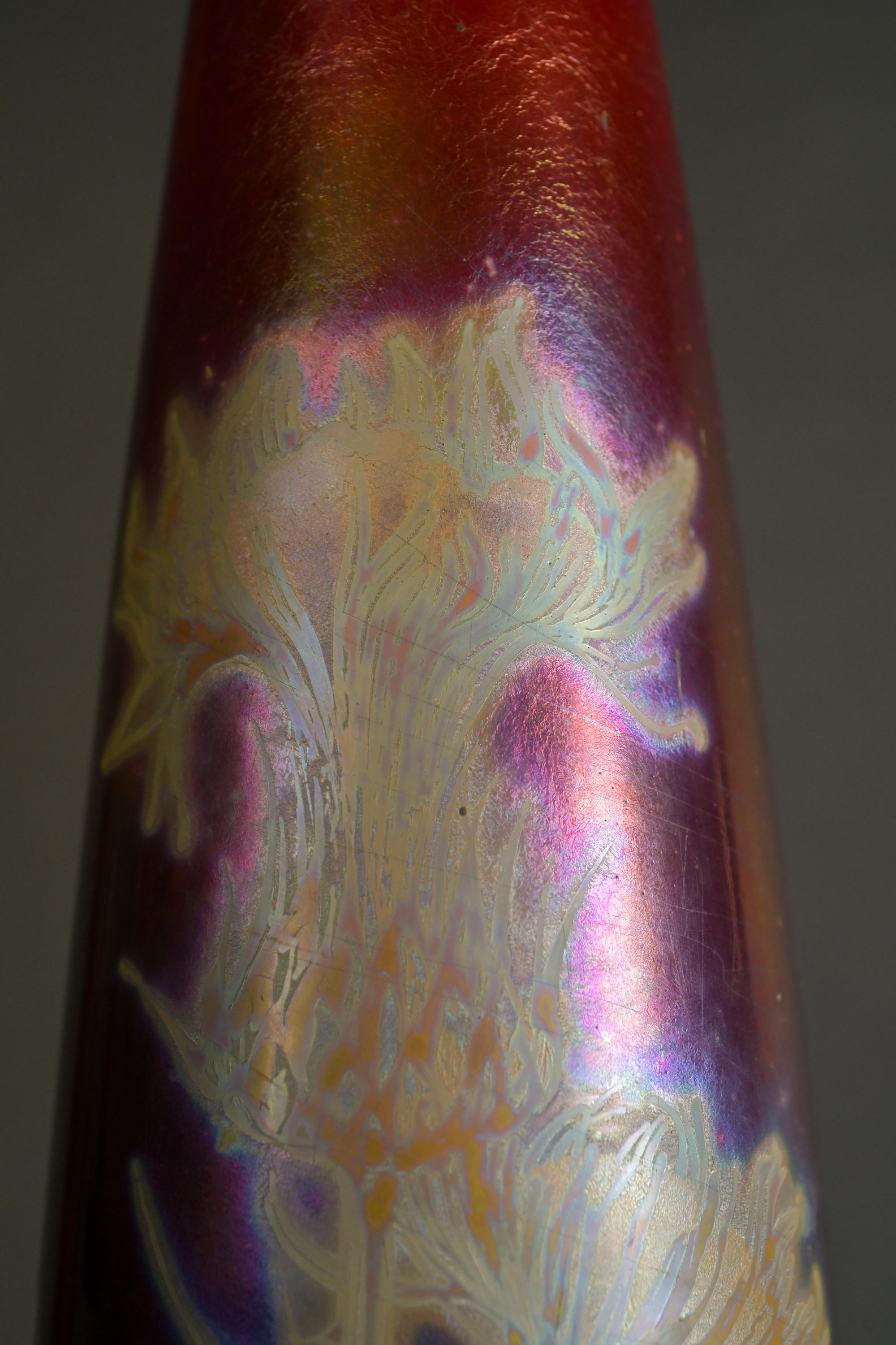 Technicolor Distel-Vase im Art nouveau-Stil von Clement Massier (Frühes 20. Jahrhundert) im Angebot