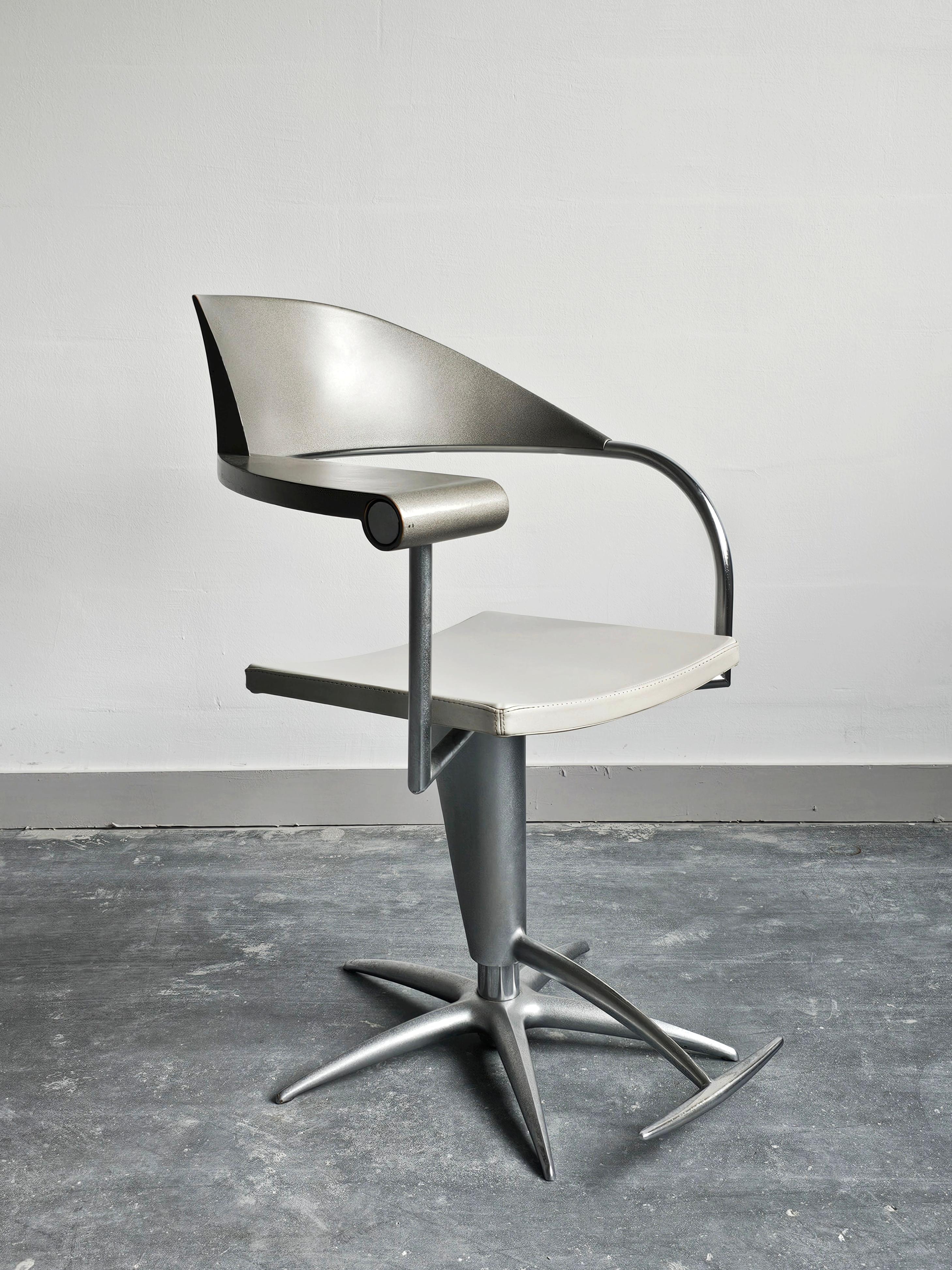 Postmoderne Chaise de barbier TECHNO conçue par Philippe Starck pour L'Oreal, France 1989 en vente