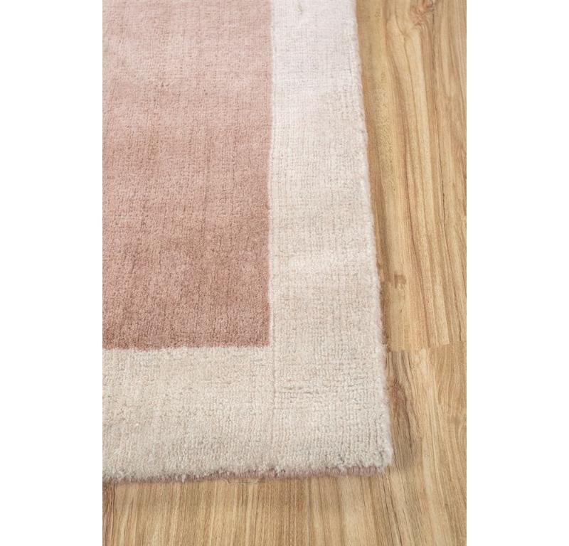 Modern Techno-Natural Wonder Apricot & Peach dust 150x240 cm Handloom Rug For Sale