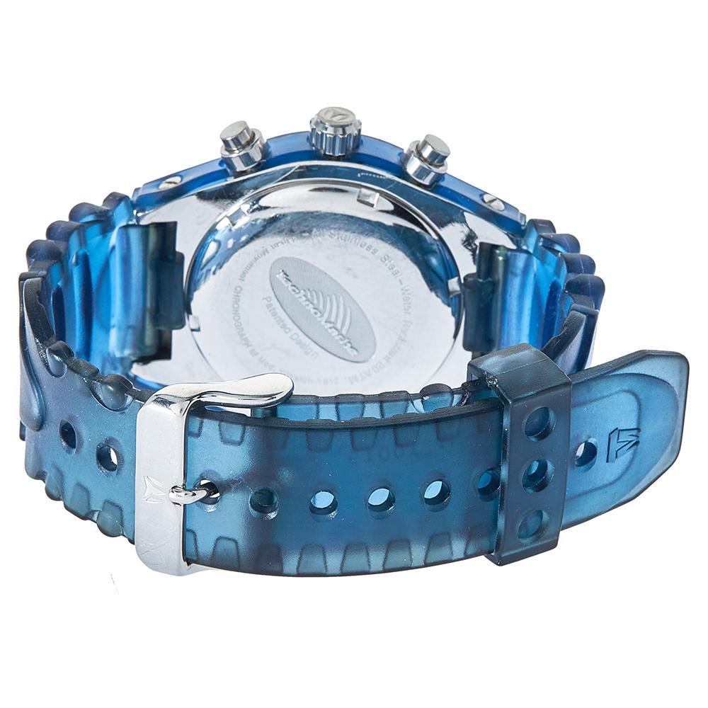 Fun, vibrant, and stylish, this TechnoMarine timepiece is a result of skillful craftsmanship. Crafted from a blue stainless steel and rubber body, this watch features a case diameter of 42mm. It is powered by a quartz movement and comes with an
