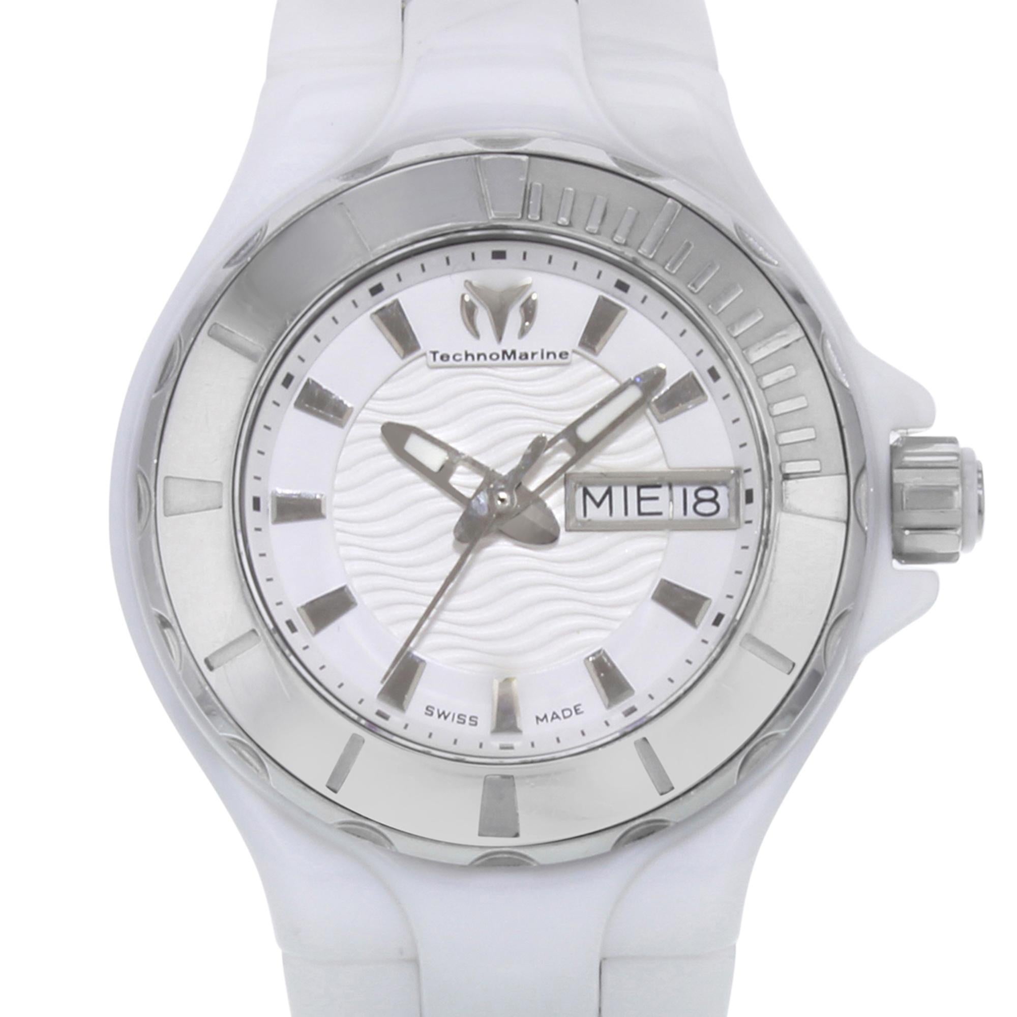 This pre-owned TechnoMarine Cruise 110022C is a beautiful Ladies timepiece that is powered by a quartz movement which is cased in a ceramic case. It has a round shape face, day & date dial and has hand sticks style markers. It is completed with a