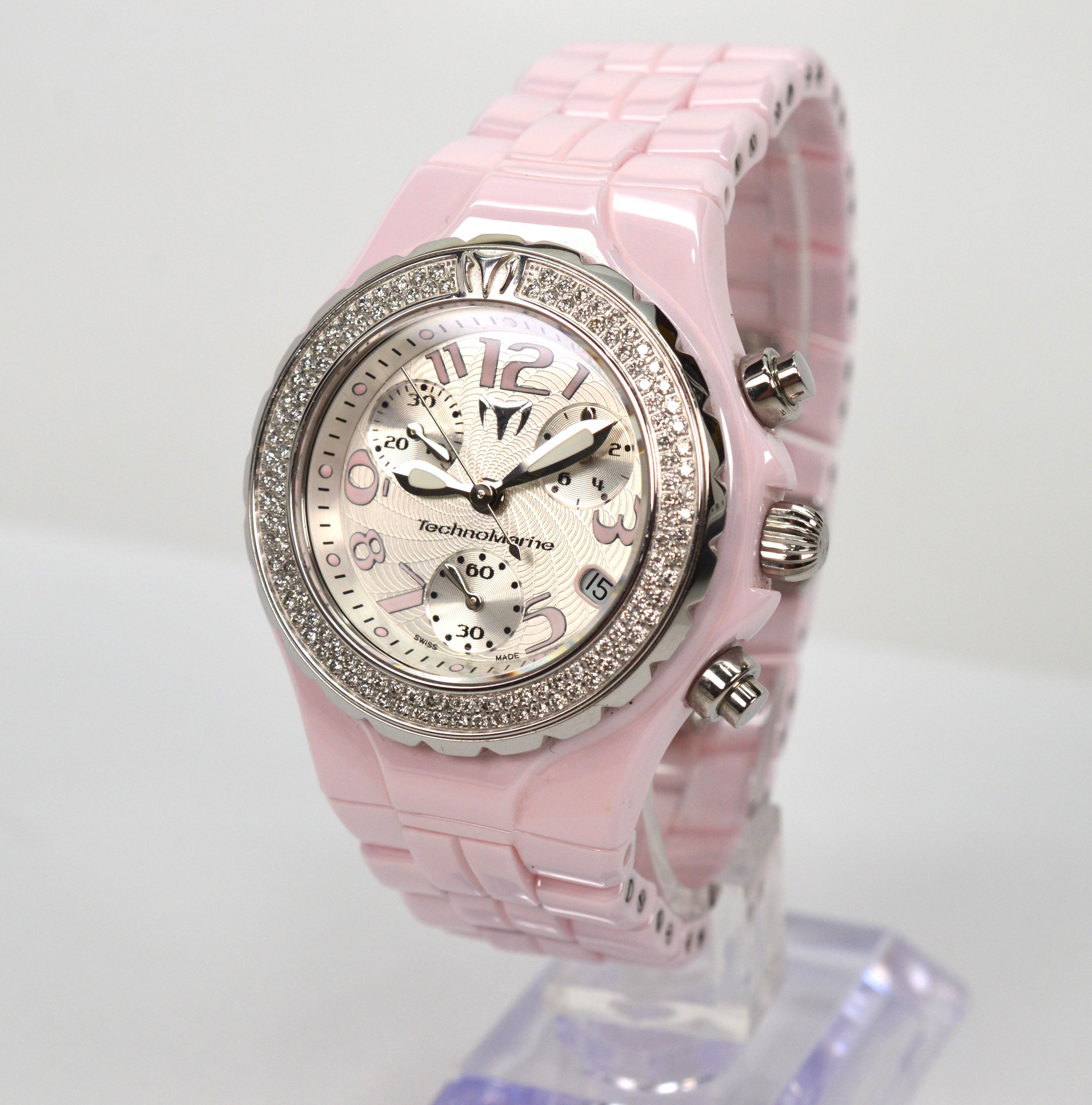 Moderne TechnoMarine Montre-bracelet rose à quartz en céramique et acier avec lunette en diamant en vente