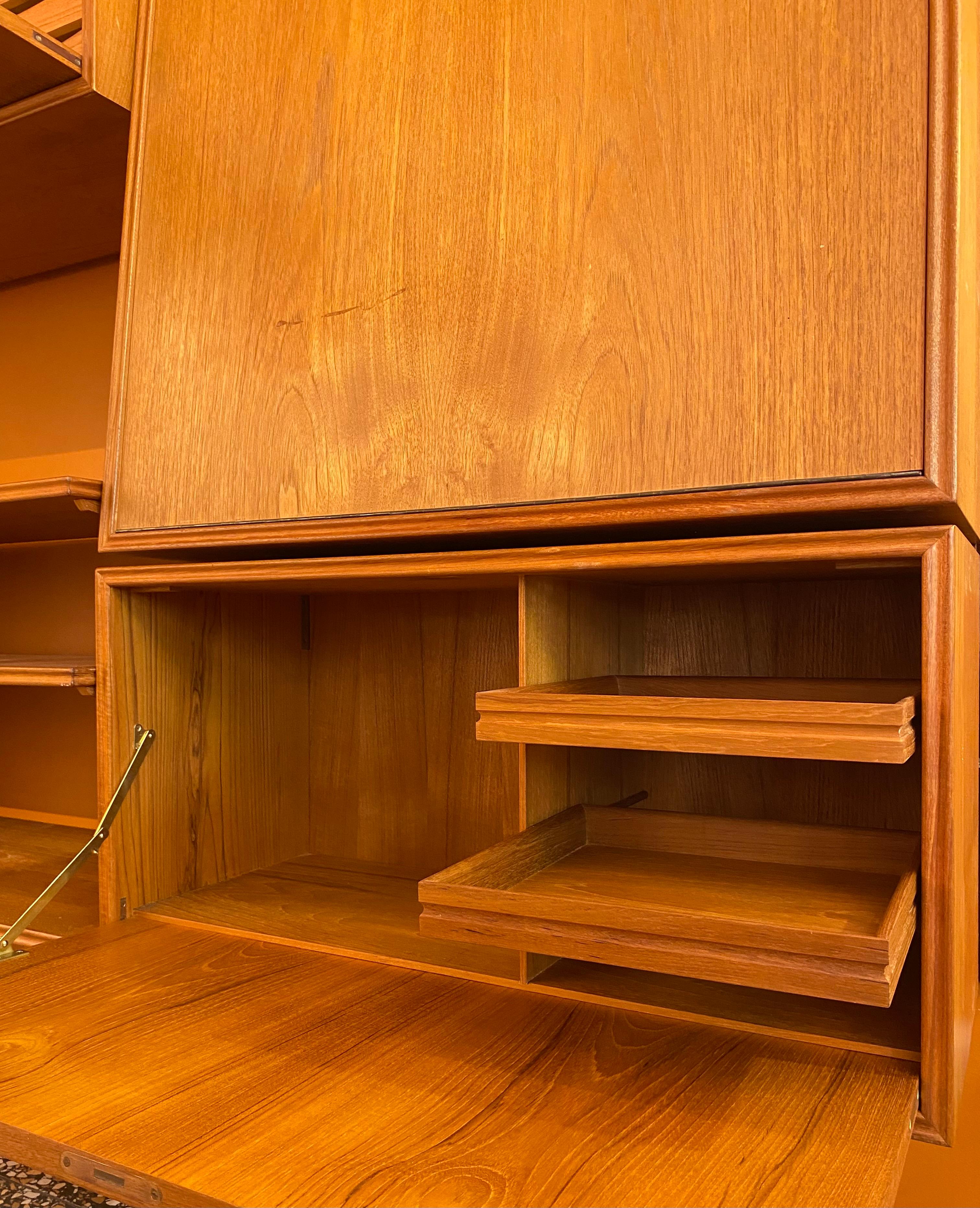 Libreria a muro Teck, design danese nello stile di Poul Cadovius, circa 60 anni. in vendita 1