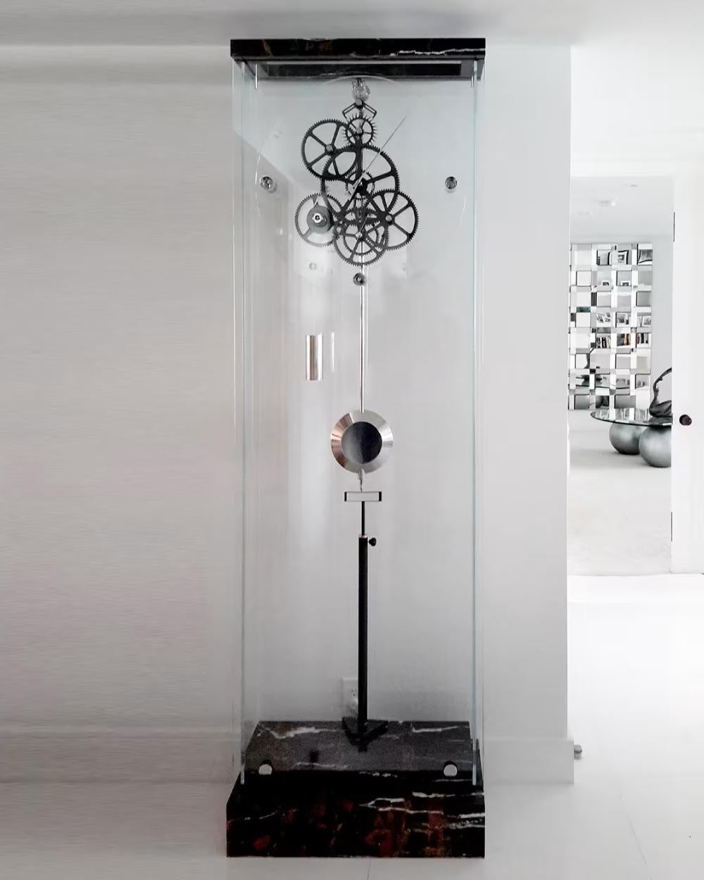 Teckell ADAGIO pendulum clock in Brushed Silver Wave marble by Gianfranco Barban For Sale 3