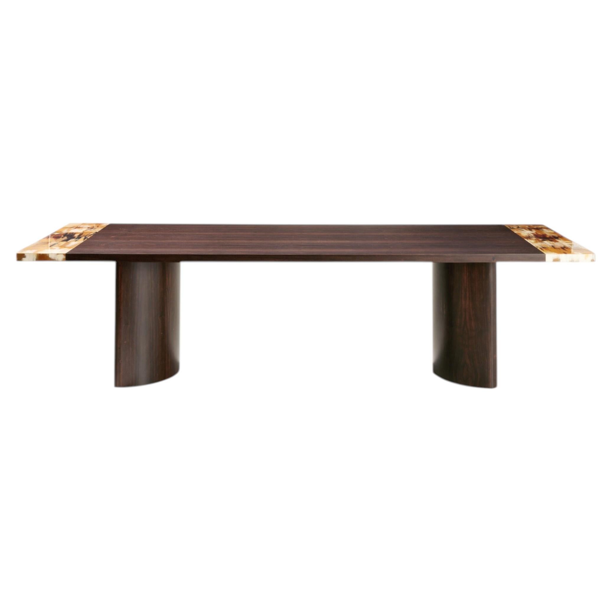Tecla Dining Table in Amara Ebony Veneer & Glossy Horn by Arcahorn