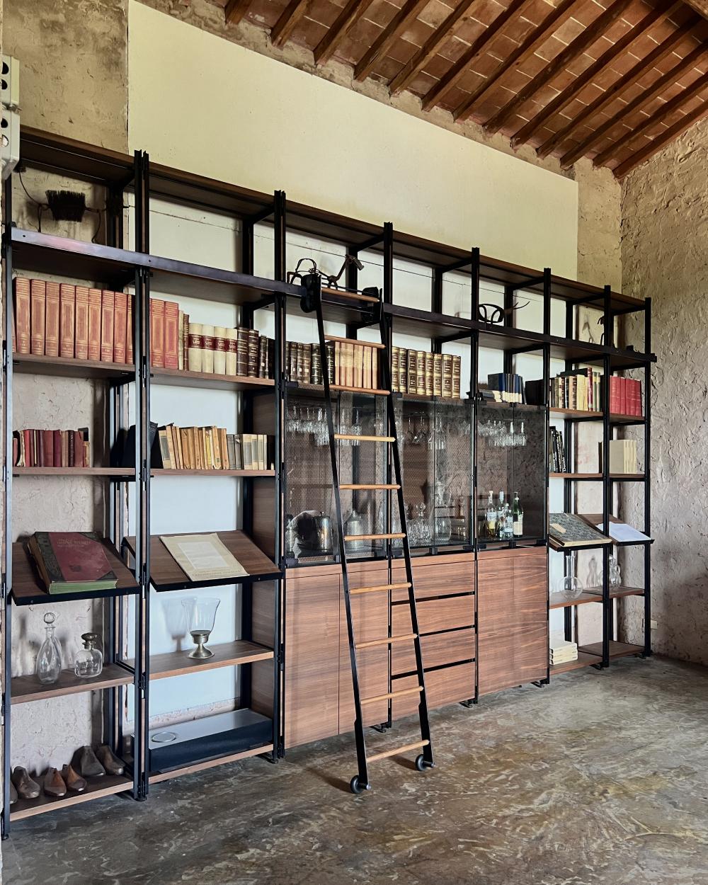 Libreria a scaffali modulari 