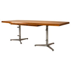 Escritorio ejecutivo Tecno en nogal y aluminio fundido de Osvaldo Borsani, Italia Años 50