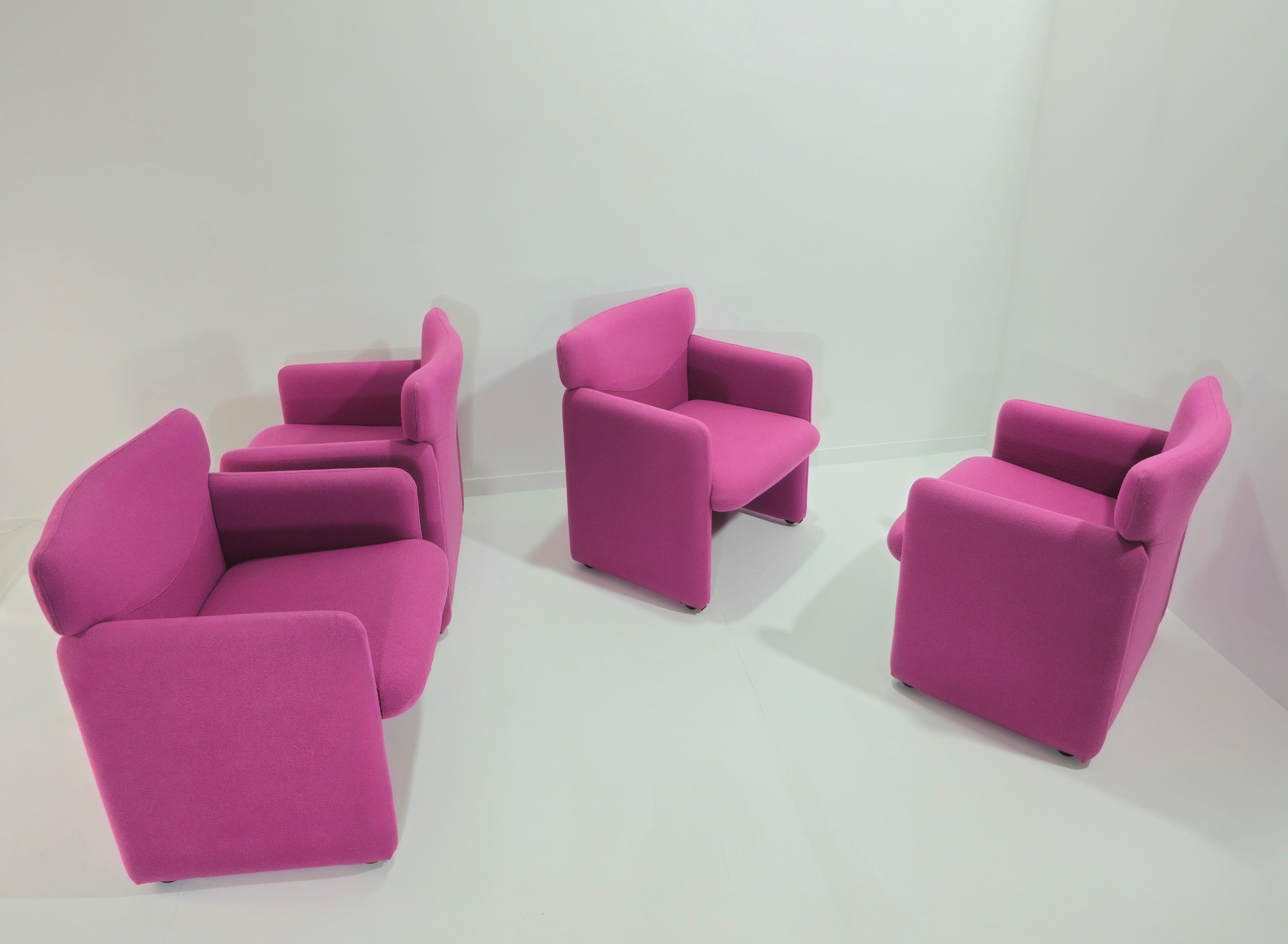 Quatre fauteuils Tecno modèle PS148 en tissu de couleur cyclamen du milieu du siècle  Italie 80s en vente 4