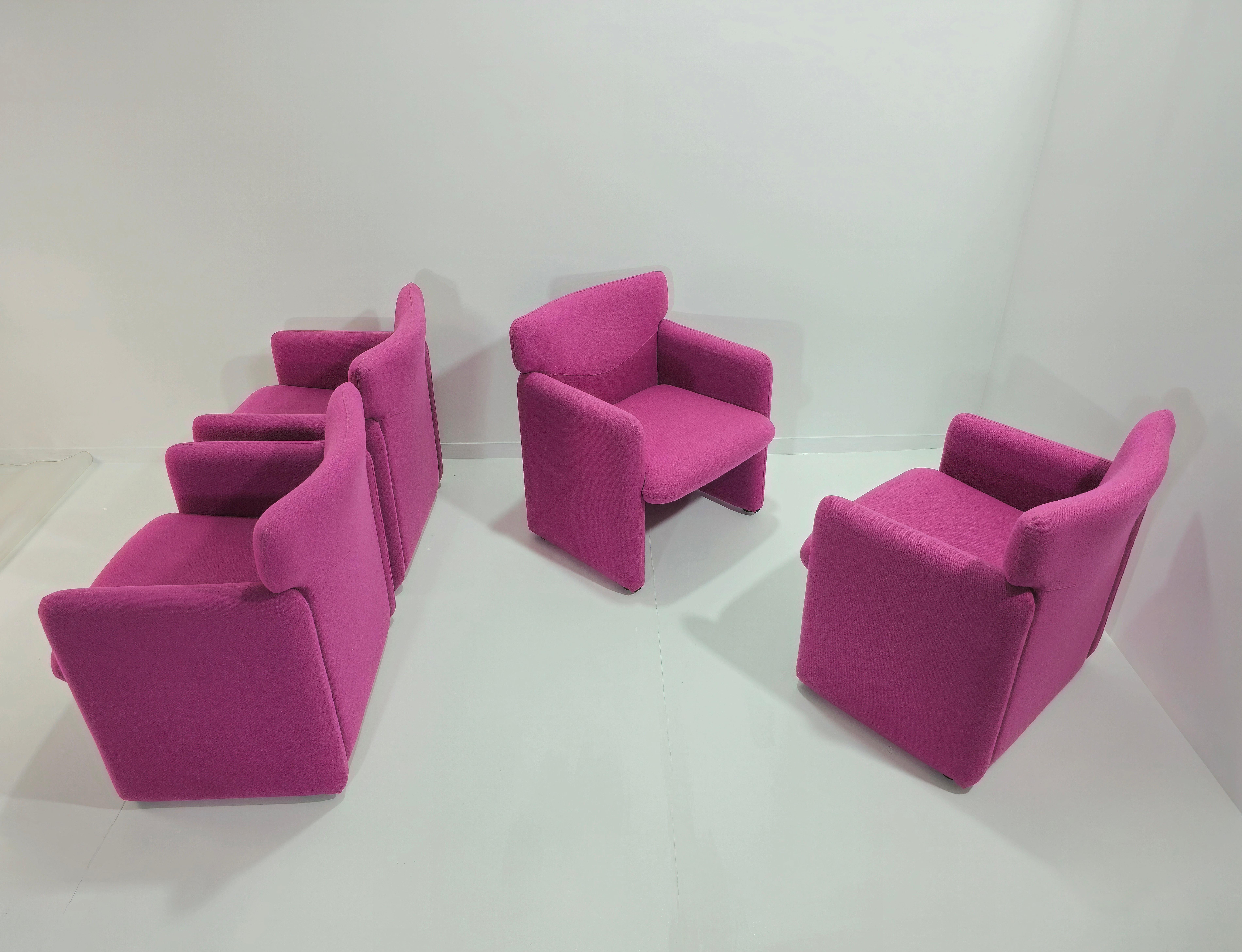Quatre fauteuils Tecno modèle PS148 en tissu de couleur cyclamen du milieu du siècle  Italie 80s en vente 5