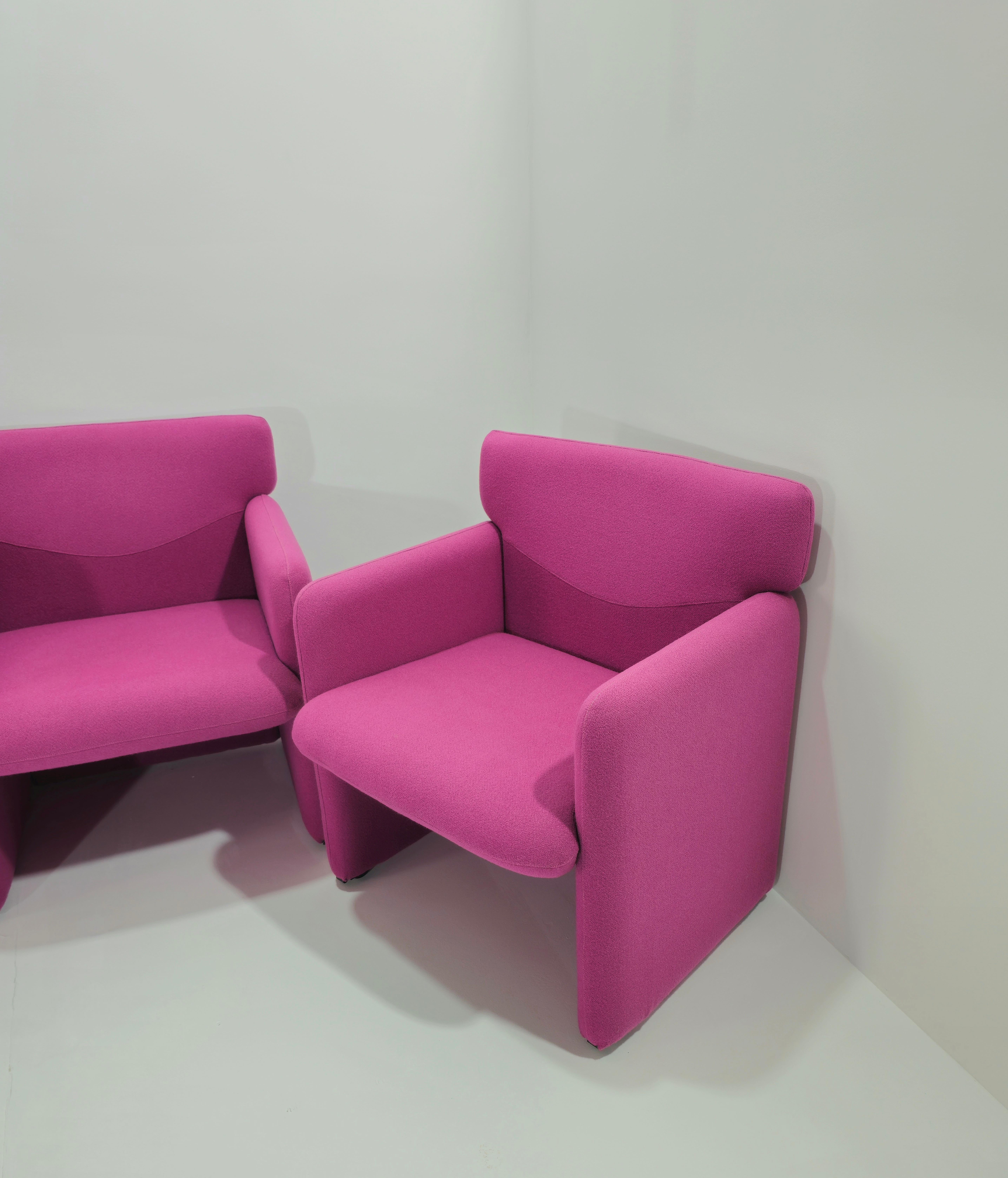 Quatre fauteuils Tecno modèle PS148 en tissu de couleur cyclamen du milieu du siècle  Italie 80s en vente 6