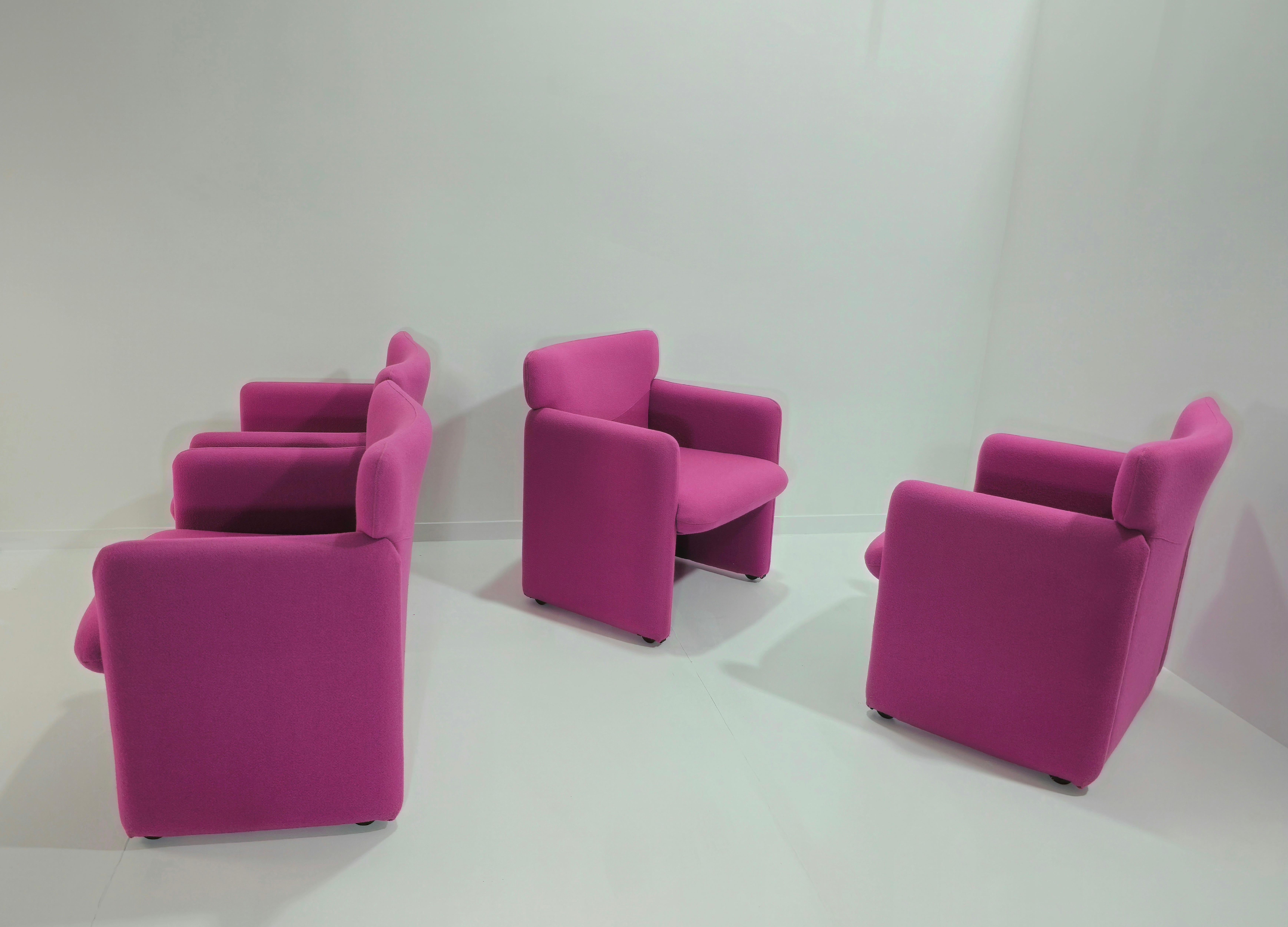 20ième siècle Quatre fauteuils Tecno modèle PS148 en tissu de couleur cyclamen du milieu du siècle  Italie 80s en vente