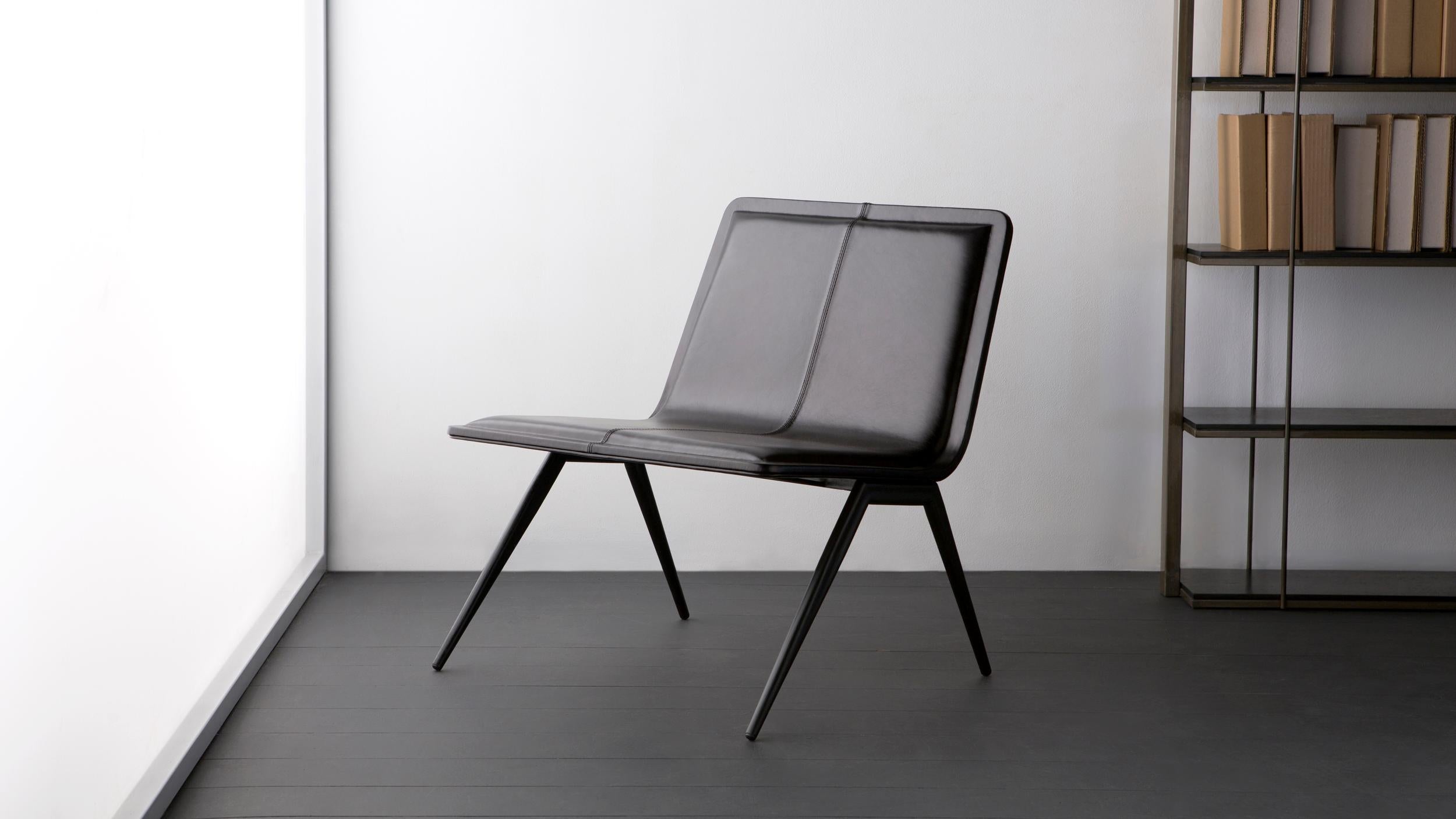 Tecno Lounge Chair by Doimo Brasil
Dimensions: W 70 x D 67 x H 77 cm 
Materials: Veneer, Leather.


With the intention of providing good taste and personality, Doimo deciphers trends and follows the evolution of man and his space. To this end, it