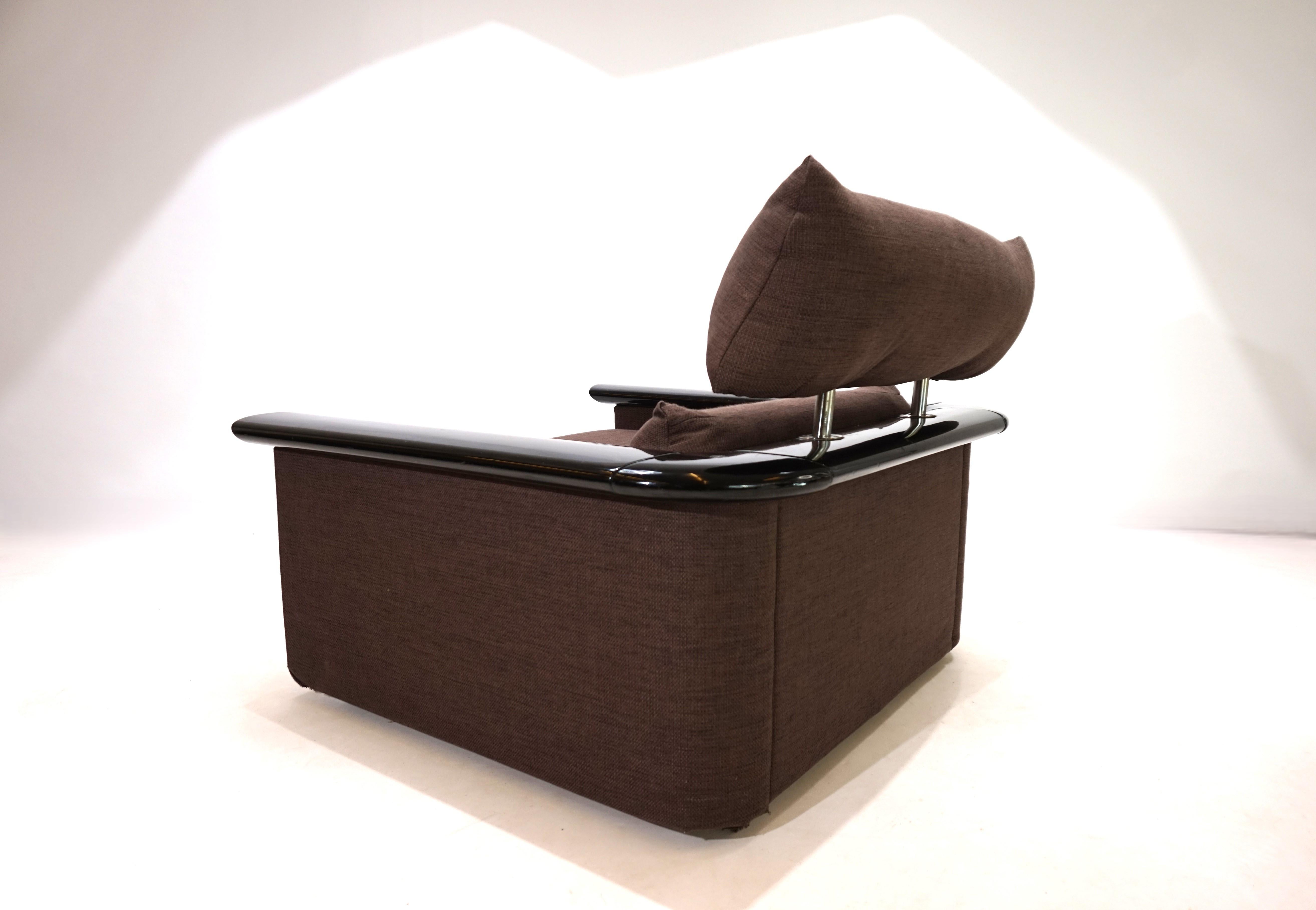 Mid-Century Modern Fauteuil de salon Tecno avec cadre en laque de piano, 1970 en vente