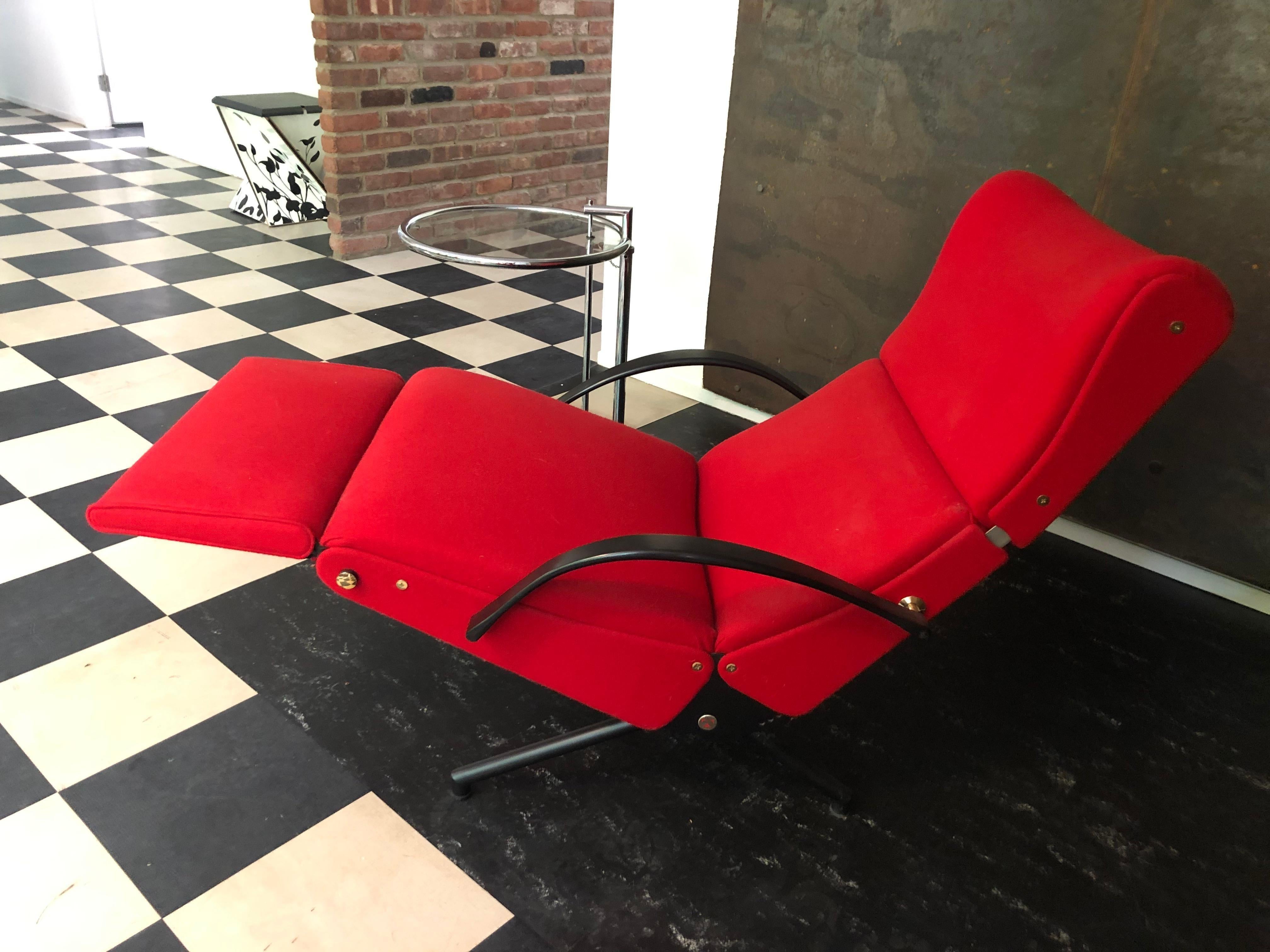 Late 20th Century Tecno P40 Versatile Multi Position Lounge Chair by Osvaldo Borsani For Sale
