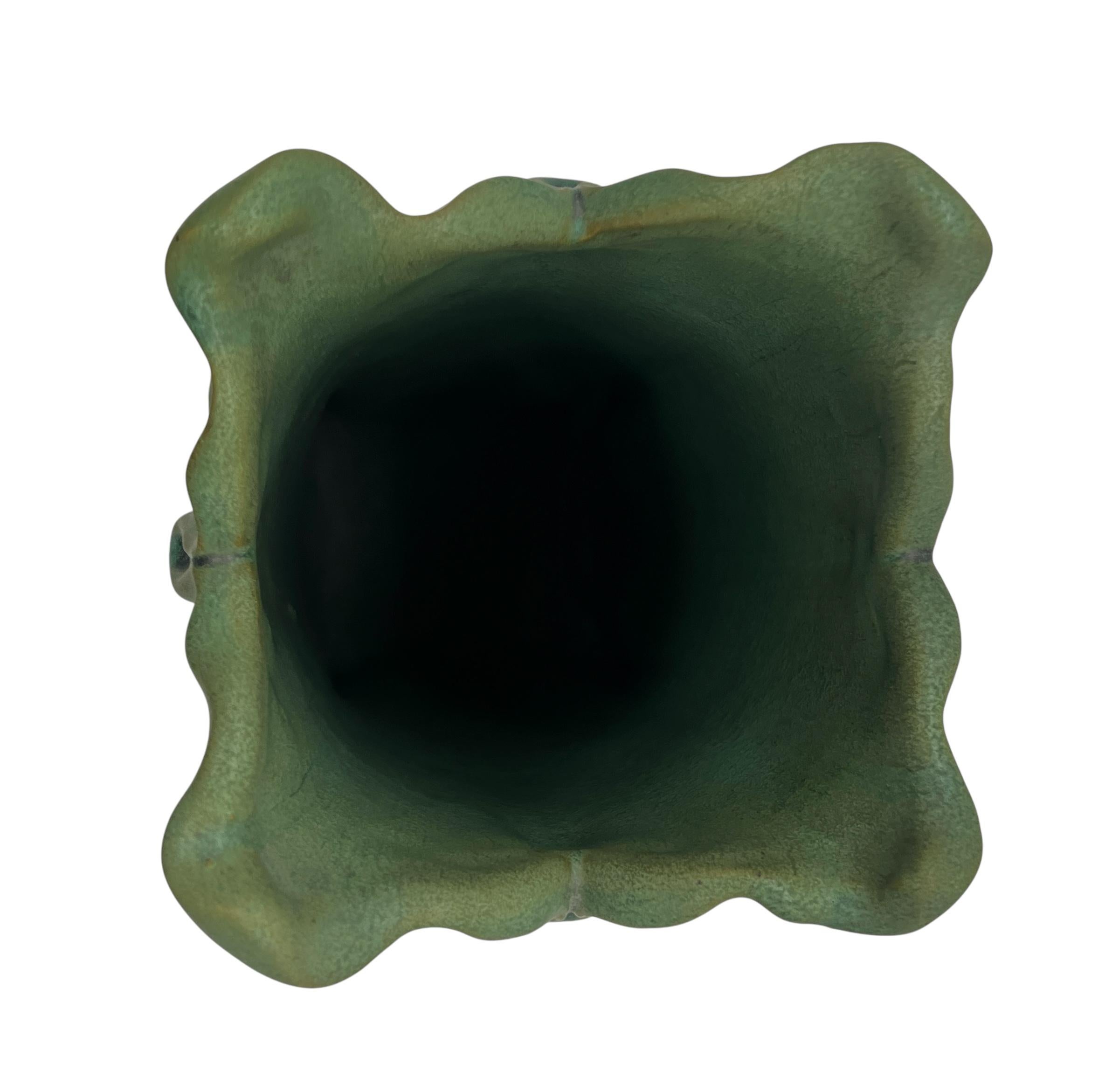 Teco Pottery, Vaso Art Nouveau Greene & Greene di Fernand Moreau in vendita 4
