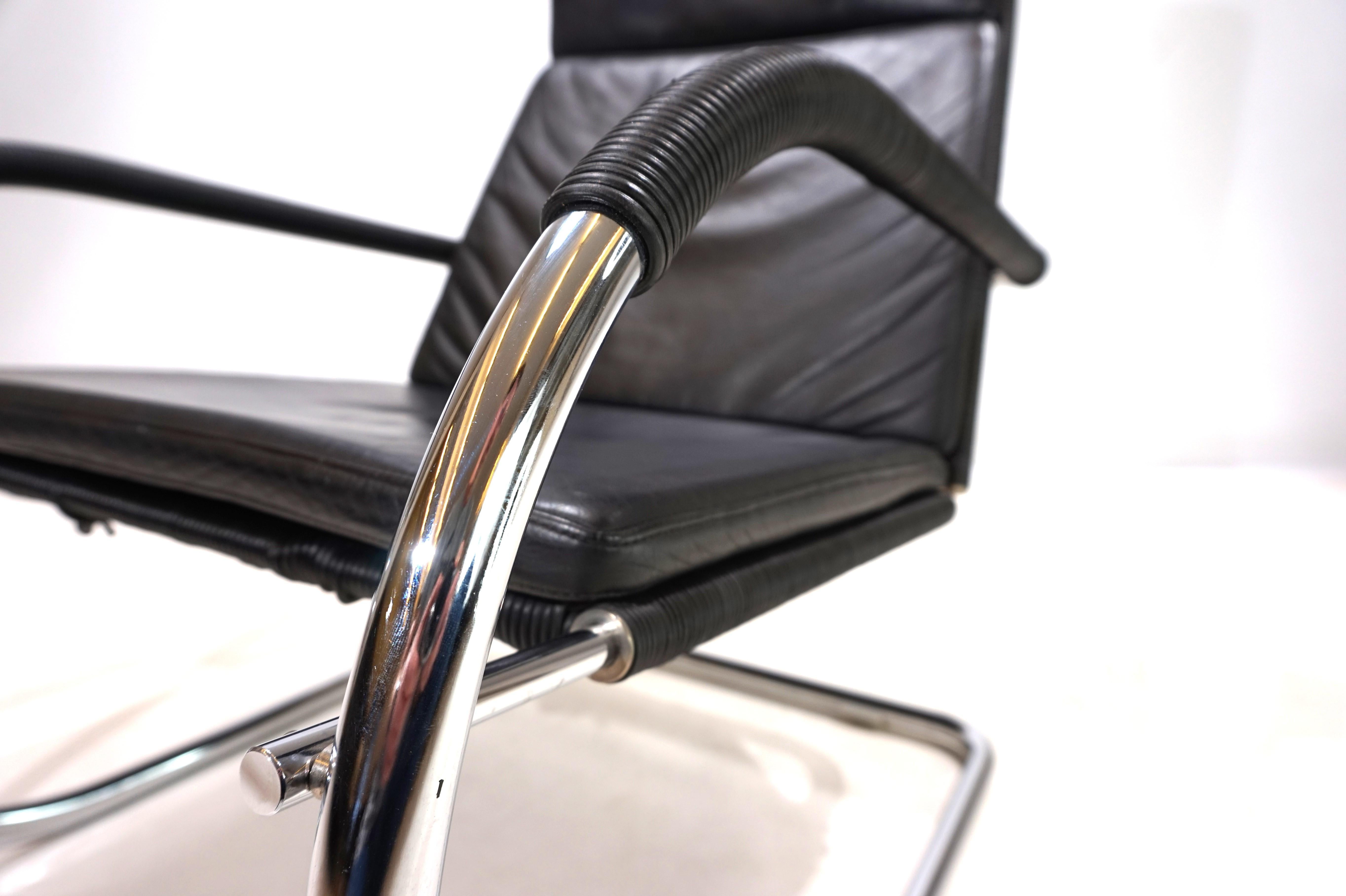 Tecta D35 Kinetischer Bauhaus-Leder-Loungesessel aus Leder von Anton Lorenz 9