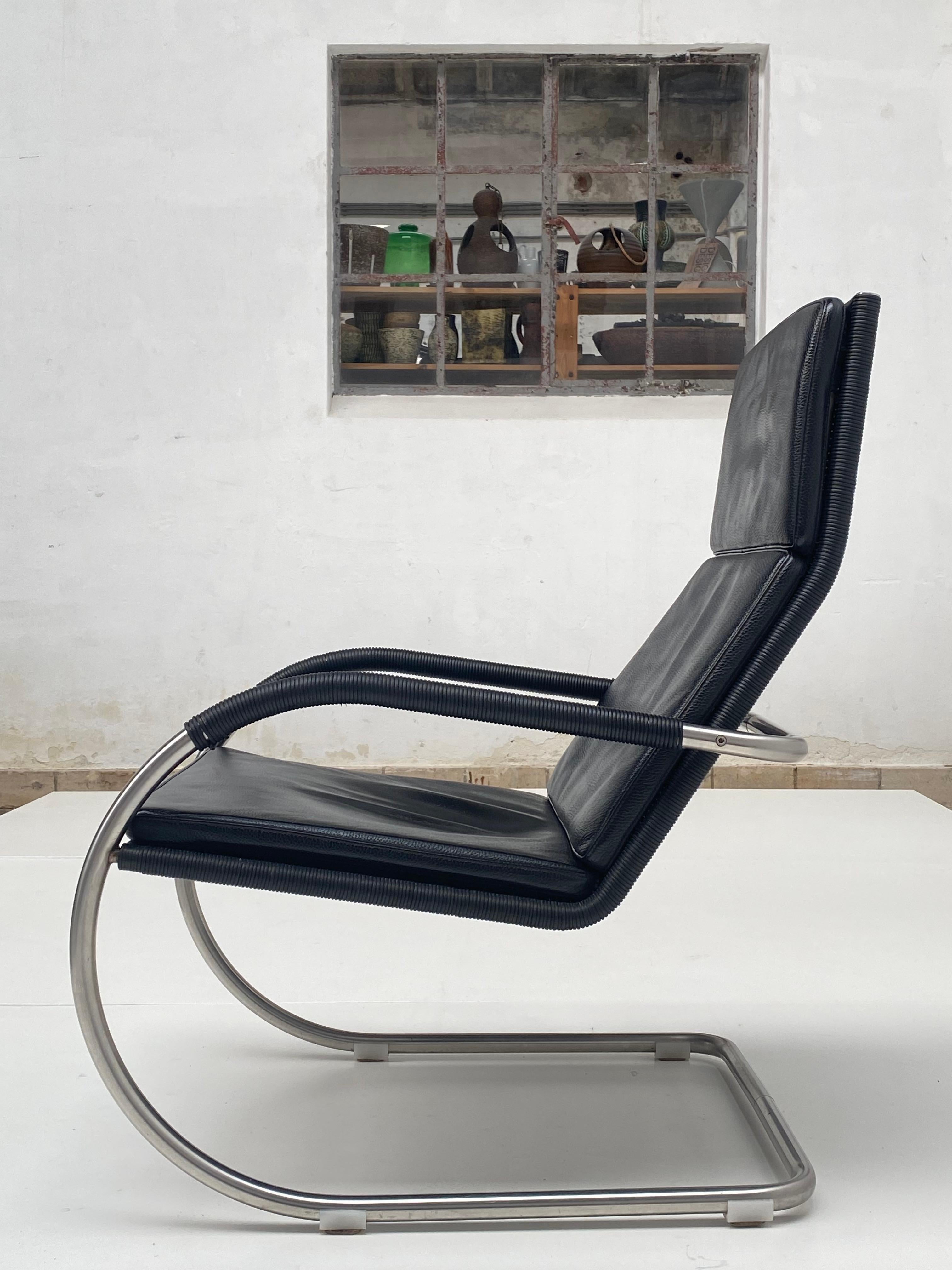 German Tecta D35 Lounge Chair in Black Leather & Woven Plastic Wicker For Sale