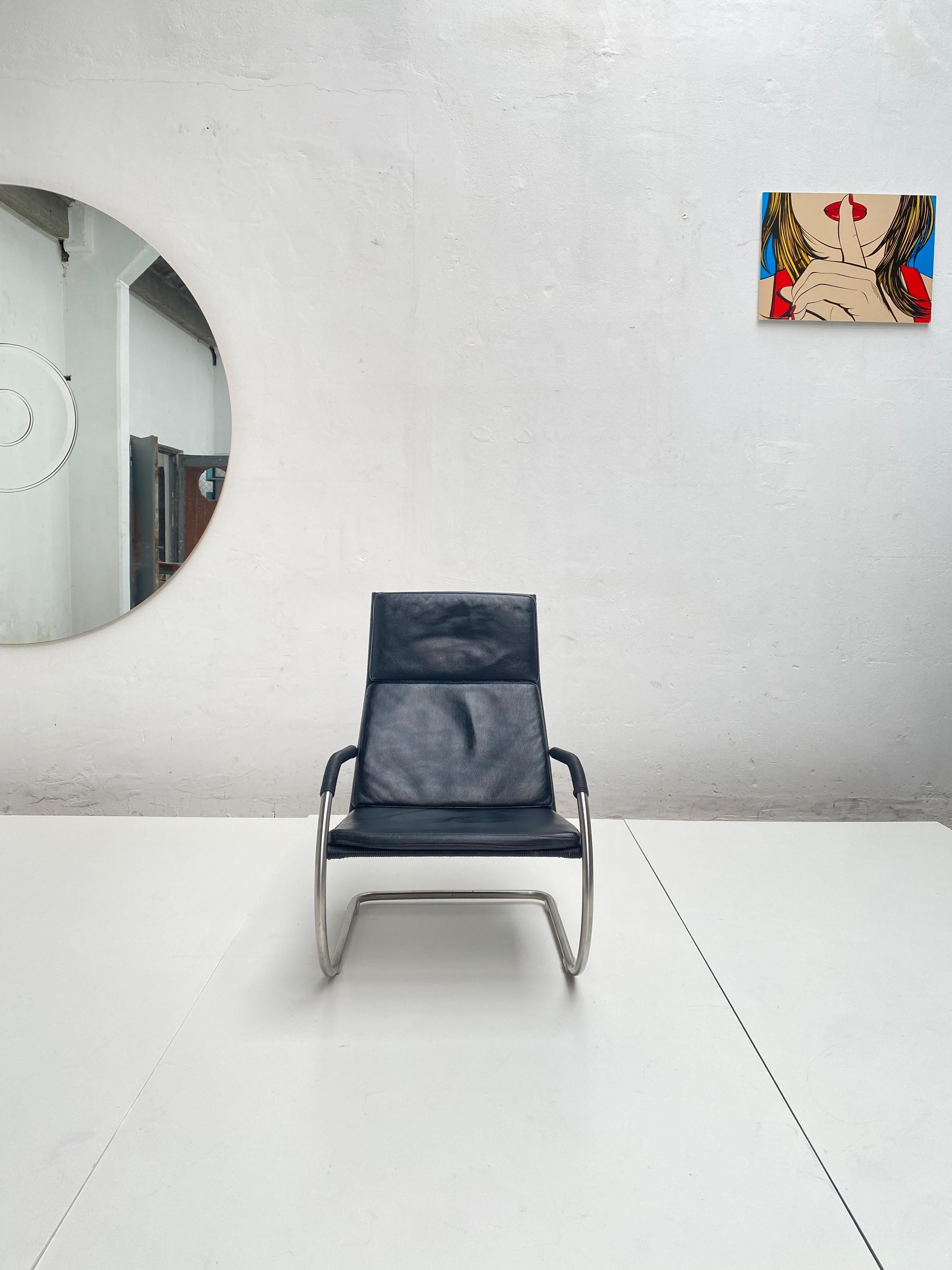 Tecta D35 Lounge Chair in Black Leather & Woven Plastic Wicker In Good Condition For Sale In bergen op zoom, NL
