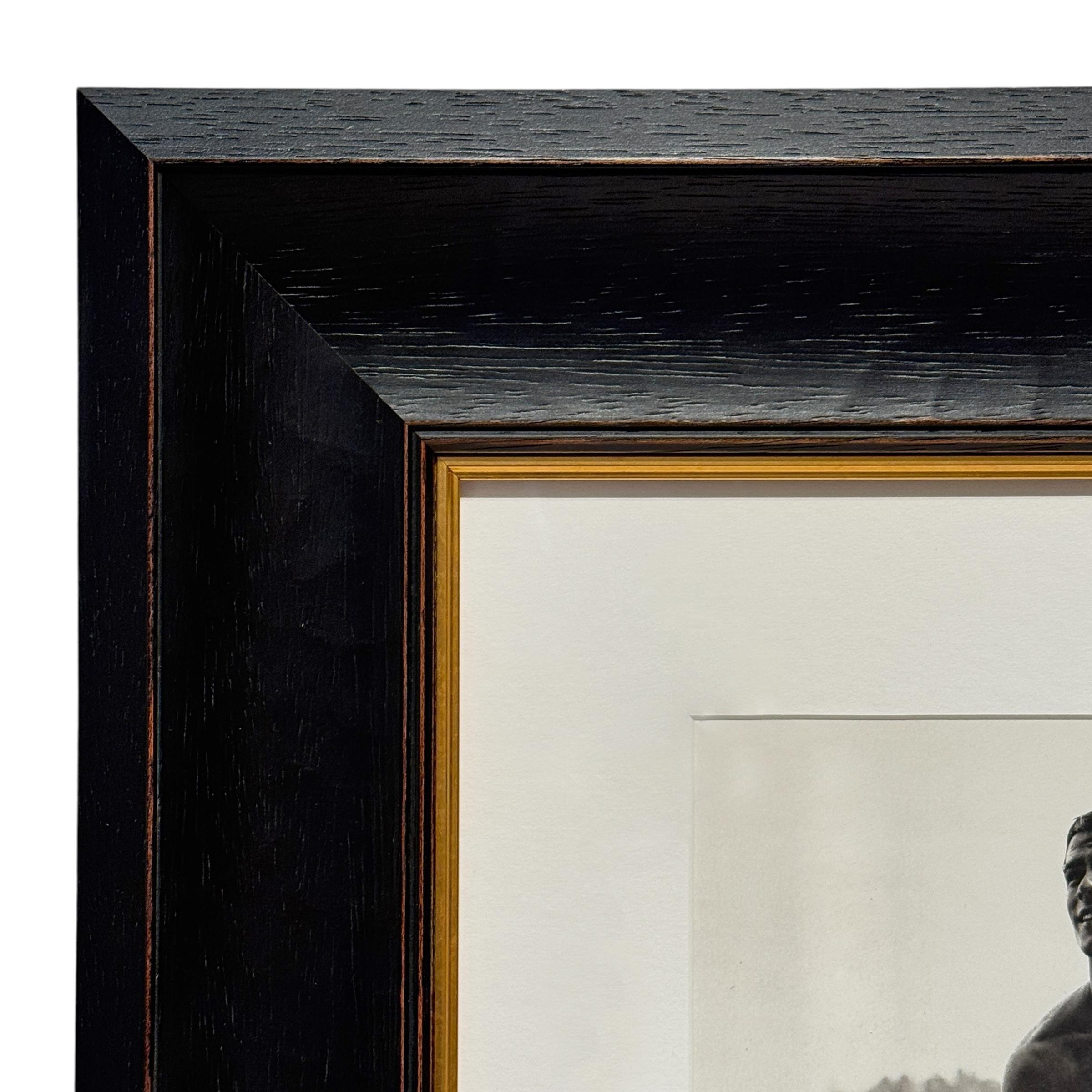 Ted y Rowdy, una fotografía enmarcada de Bruce Weber Madera en venta