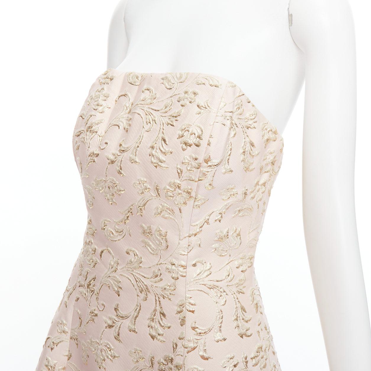TED BAKER TUX Langley pink acetate blend gold jacquard strapless dress US2 S
Reference: LACG/A00462
Brand: Ted Baker
Model: Langley
Collection: TUX
Material: Acetate, Blend
Color: Pink, Gold
Pattern: Barocco
Closure: Zip
Lining: Pink Fabric
Extra