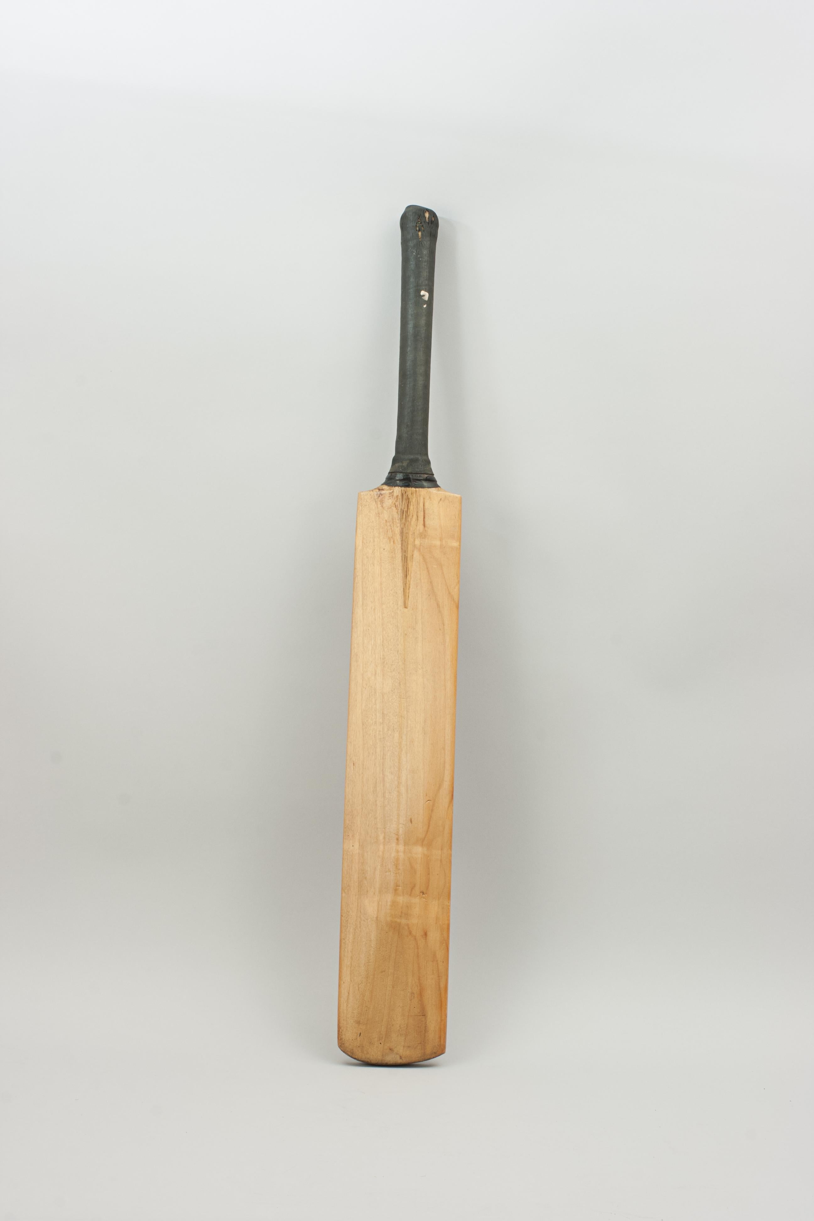 Vintage Ted Dexter cricket bat by Gray Nicolls.
A good clean willow cricket bat, marked on the face 'Ted Dexter, Autograph' with 'Gray Nicolls' on both shoulders. A nice clean bat with a rubber grip.

Taken from Ted Dexter website:

Edward
