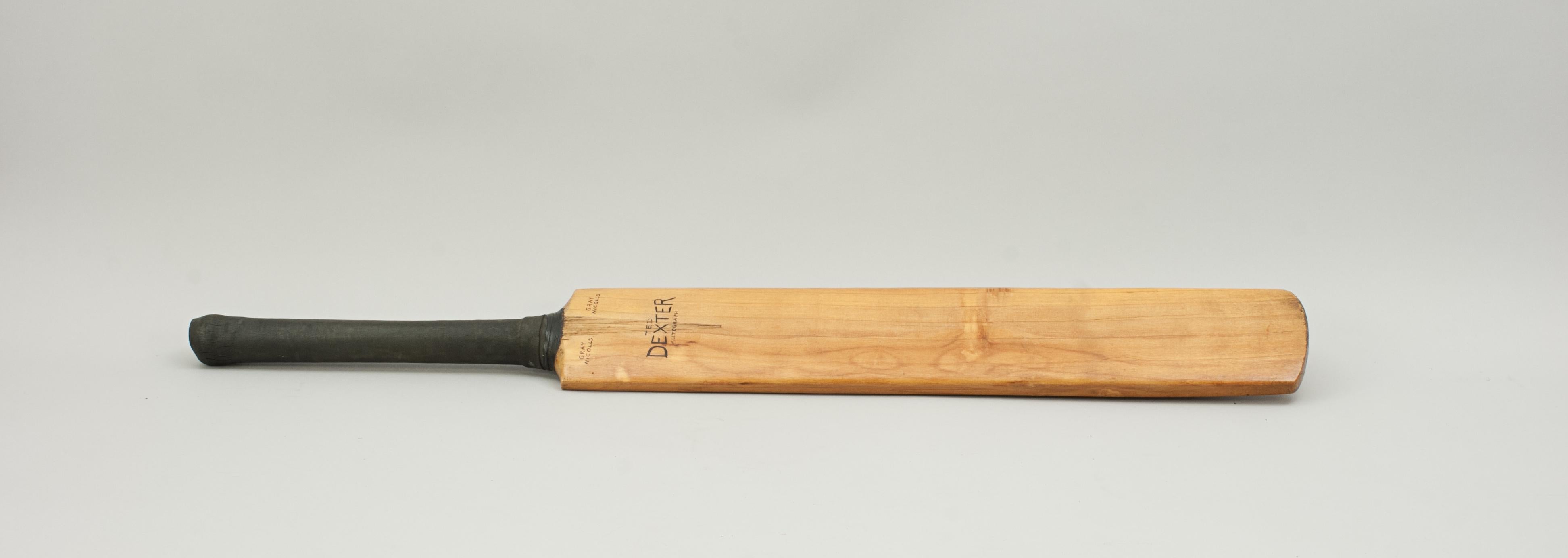milo cricket bat