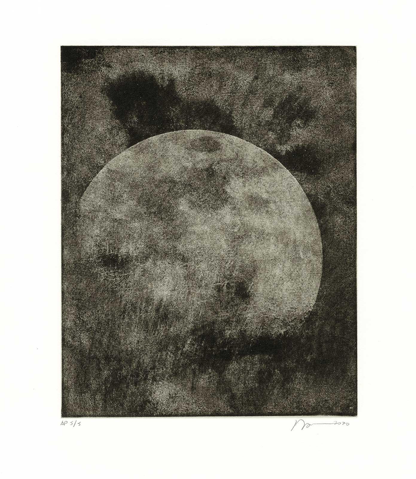 Ein Bild aus der Kincaid-Mondserie. Eine Auflage von 10

Im Laufe von drei Jahrzehnten hat Ted Kincaid die Vorstellung einer objektiven fotografischen Aufzeichnung systematisch unterlaufen und das Spiel zwischen Malerei und Fotografie untersucht.