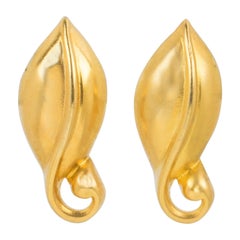Ted Lapidus Paris Volute-Ohrclips aus vergoldetem Metall