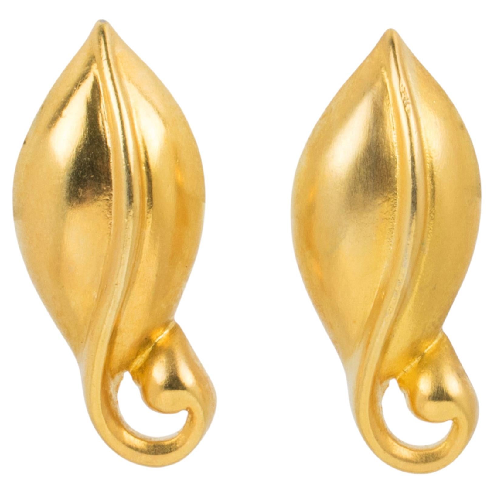 Ted Lapidus Paris Volute-Ohrclips aus vergoldetem Metall im Angebot