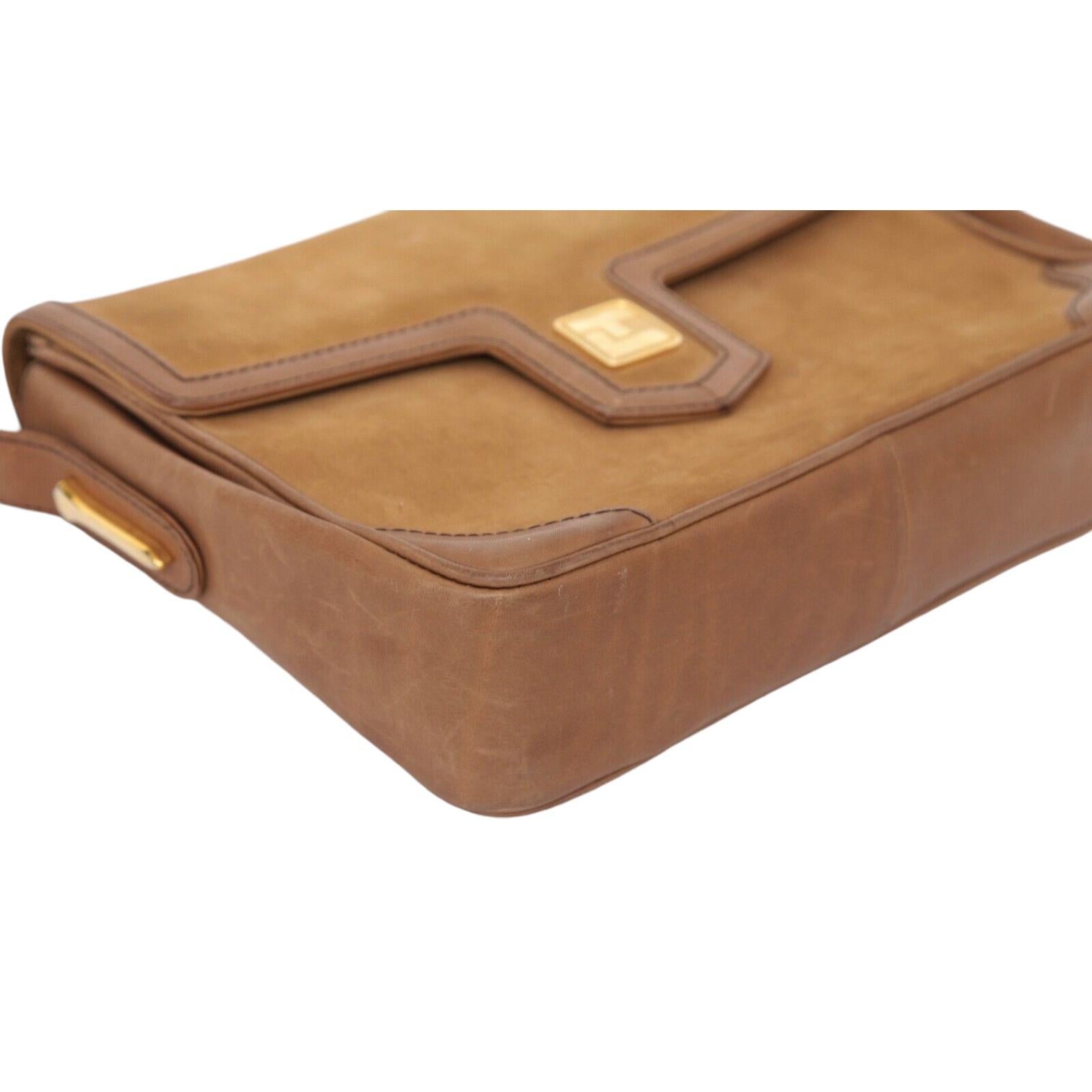 TED LAPIDUS PARIS Bolso de hombro Piel de ante Tan Flap Gold-Tone HW VINTAGE en venta 1