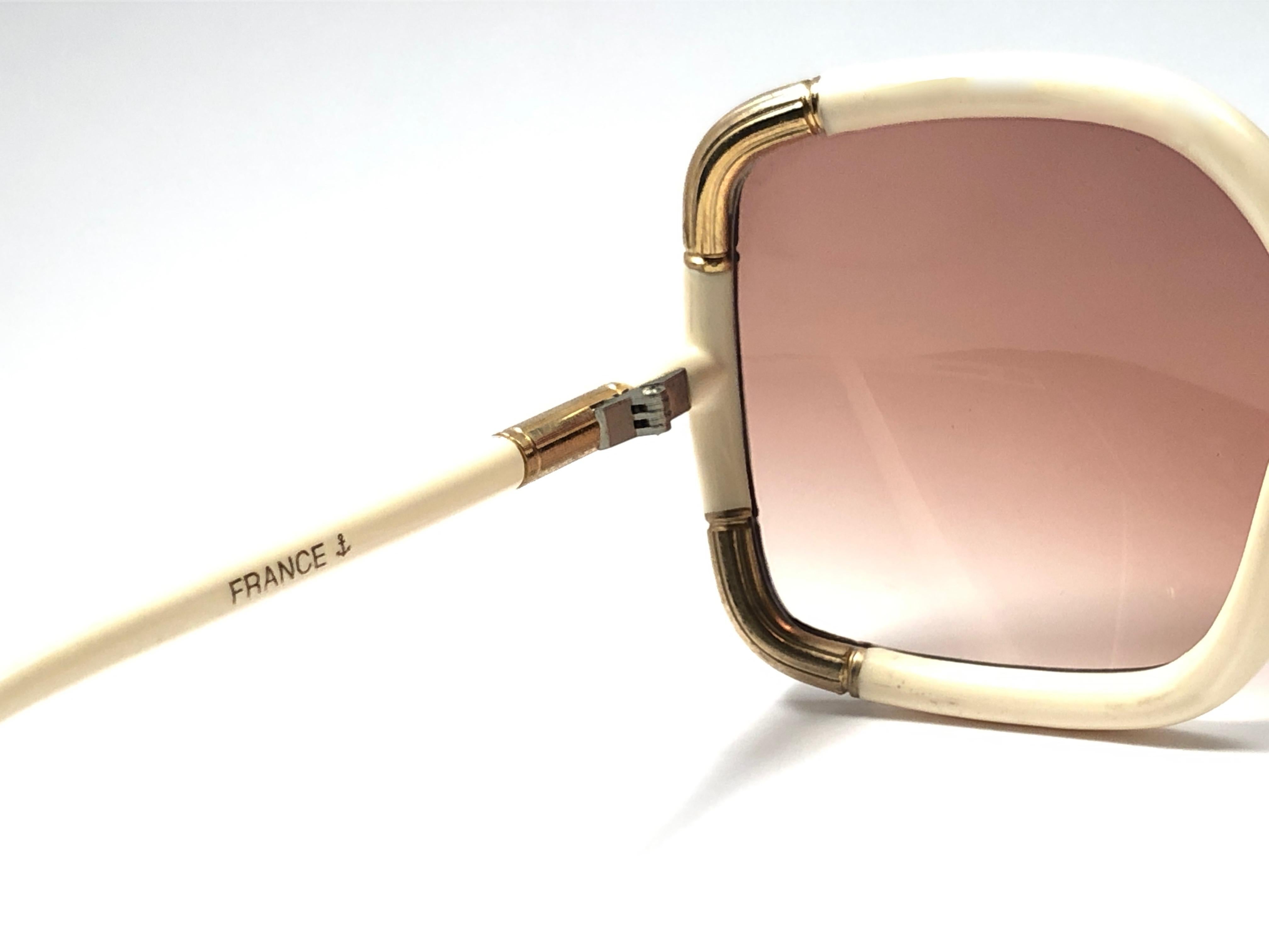 Ted Lapidus Paris Vintage Beige and Gold Sunglasses, 1970  In Good Condition In Baleares, Baleares