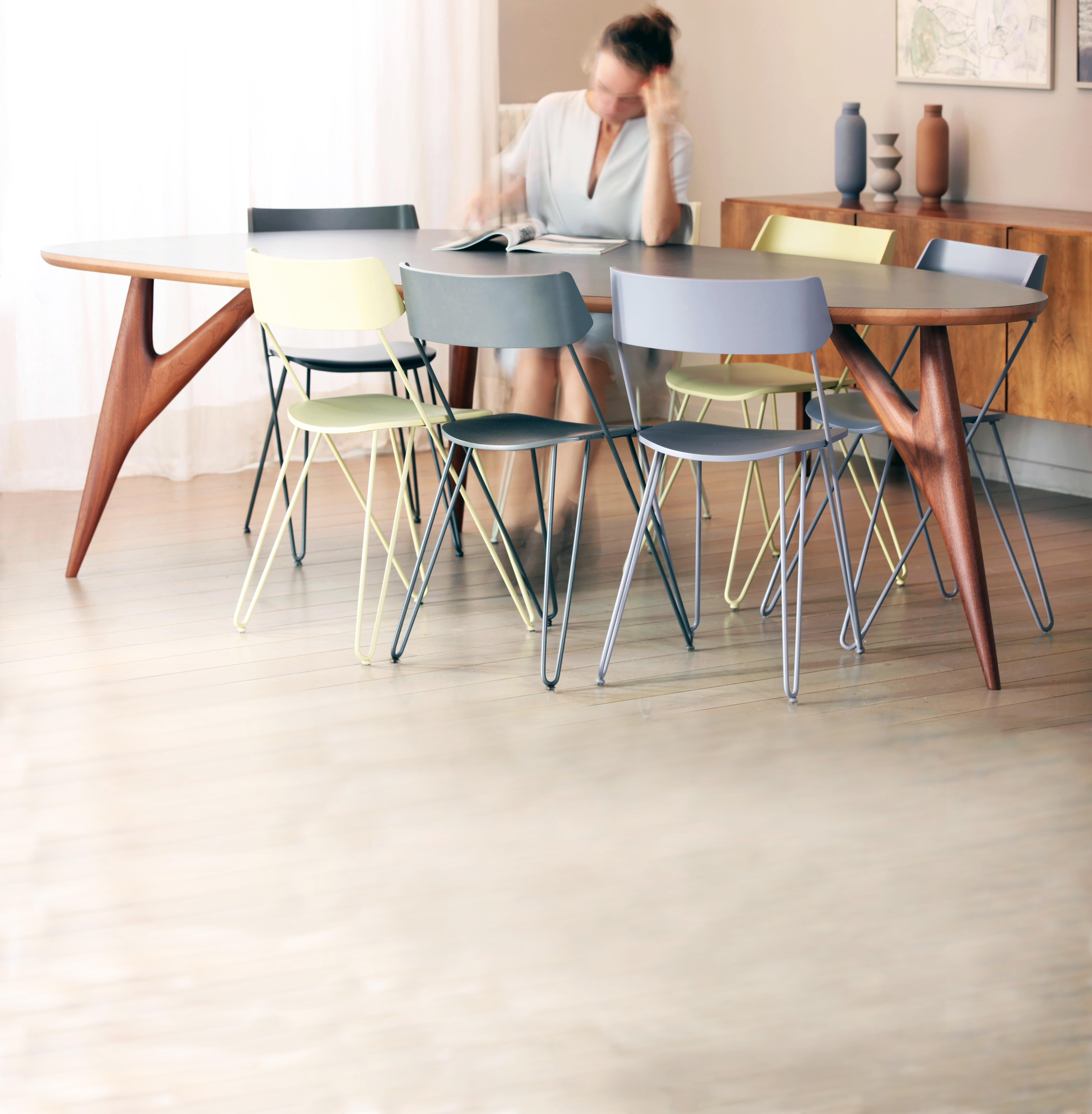 Ted One - Mesa de Comedor Contemporánea en Caoba Sapelli con Dua Gris Antracita Italian en venta