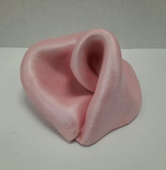 sinuosity 132 light pink (pop slick metallic smooth small table top sculpture)