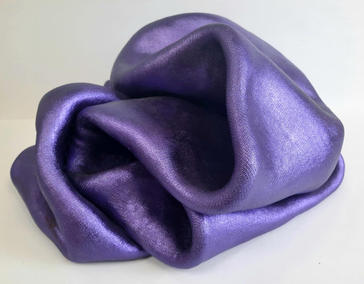 Sinuosity in Purple (sculpture d'art pop slick métallisée aux courbes lisses et fluides)