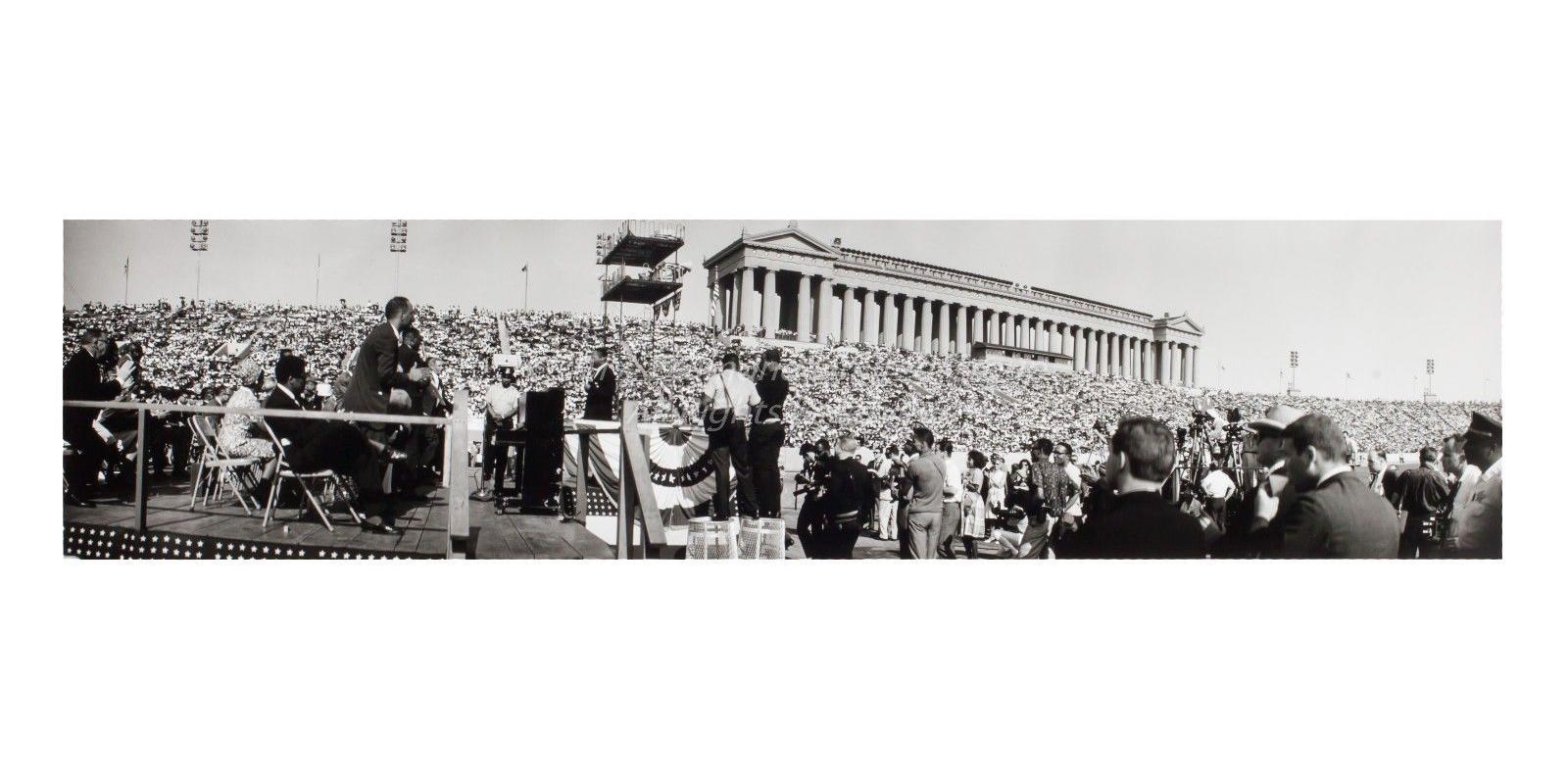 Martin Luther King Jr 1964 Solider Field Peace Rally Historic Original Photo Set For Sale 6