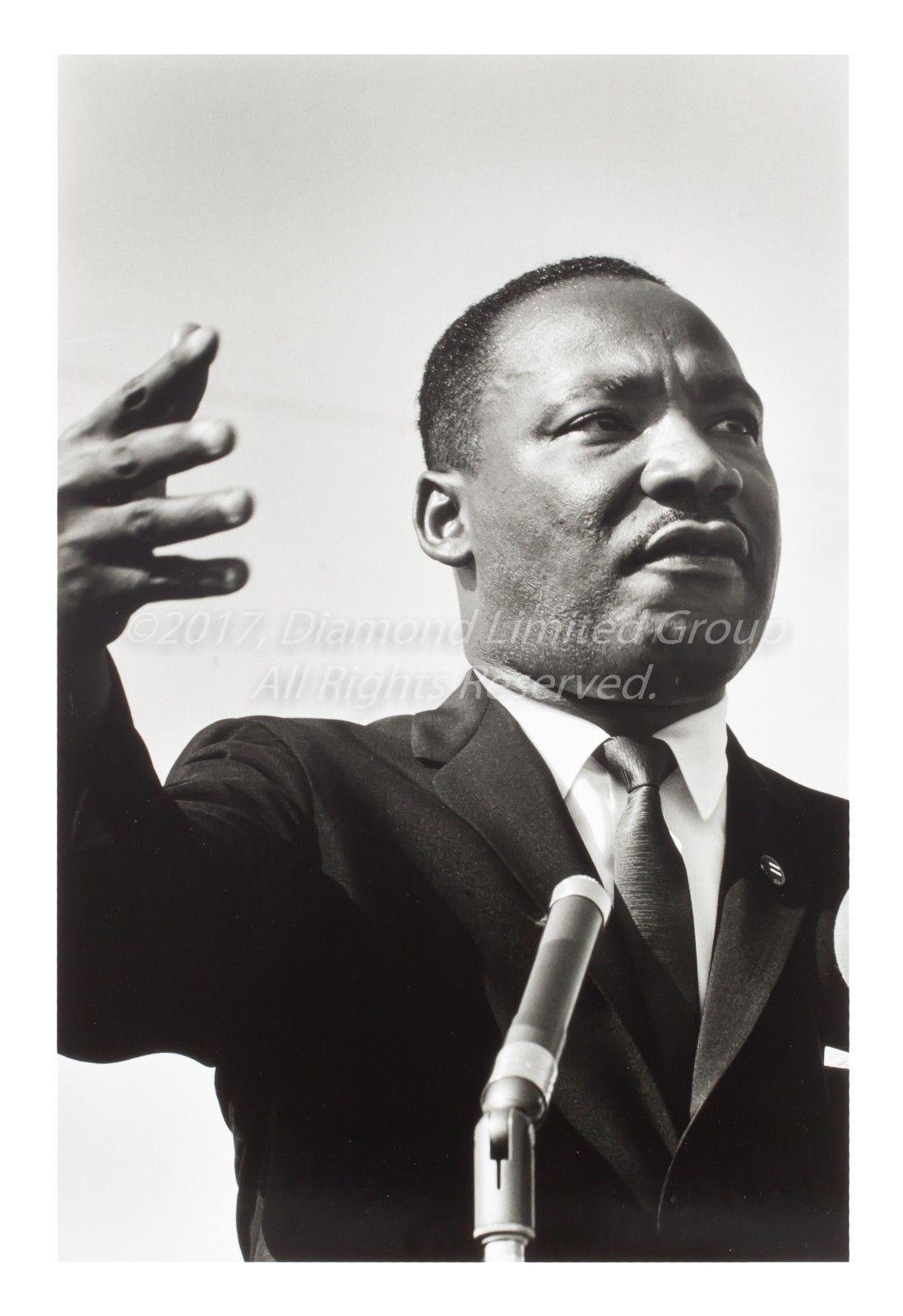Martin Luther King Jr 1964 Solider Field Peace Rally Historic Original Photo Set For Sale 2
