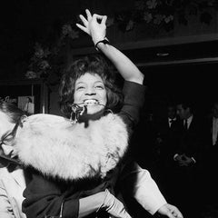 Ted Williams 'Nichelle Nichols bailando en la fiesta de Count Basie'