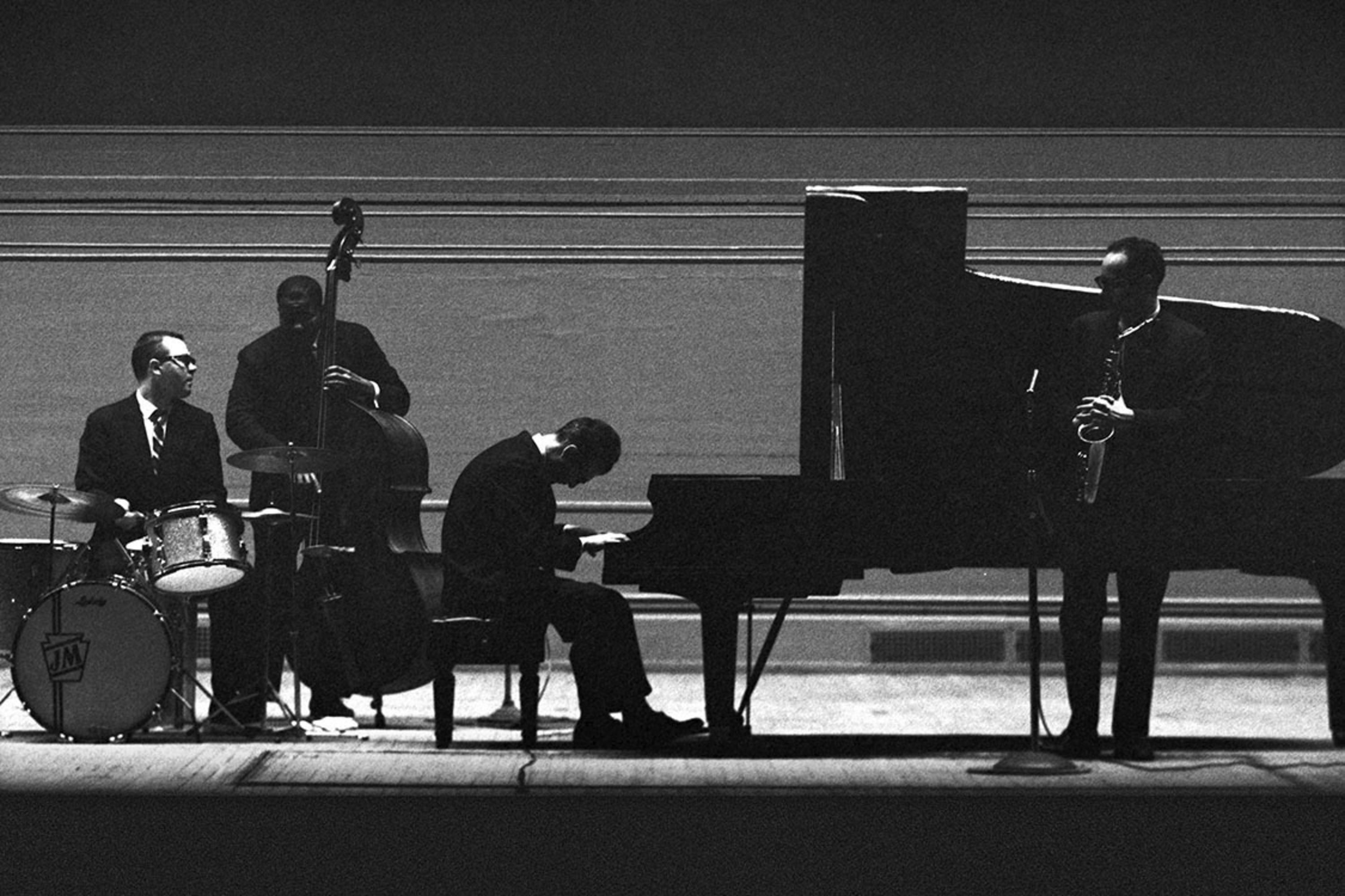 Estate-stamped, gelatin-print silver

The Dave Brubeck Quartet At Orchestra Hall at Symphony Center, Chicago, April 1961

Available sizes: 
16”x20" Edition of 25
20”x24" Edition of 25
30”x40" Edition of 25
40”x60” Edition of 25

This photograph will