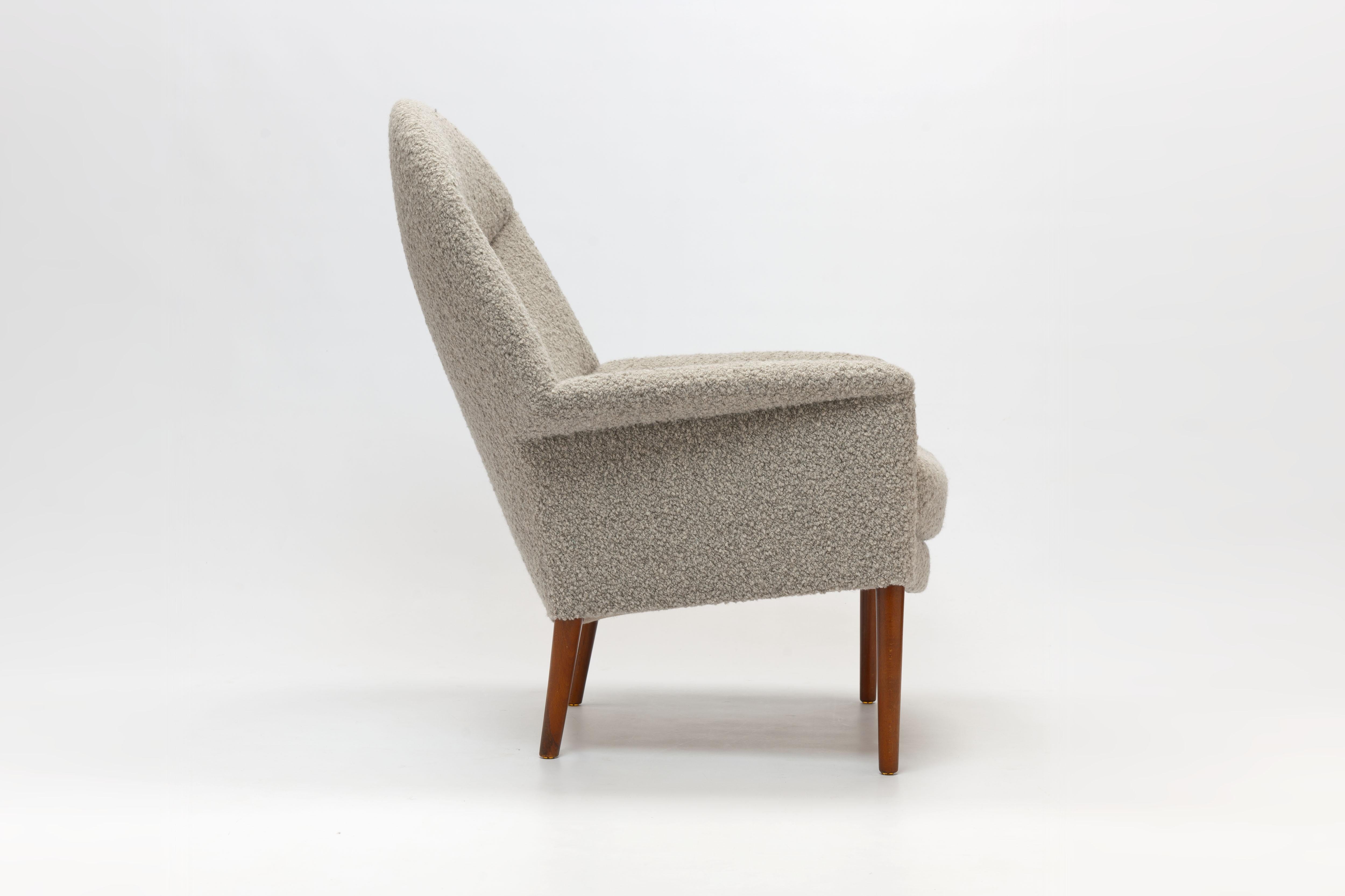 Scandinavian Modern Fritz Hansen Lounge Chair in Pierre Frey Bouclé - Ejner Larsen- Bender Madsen 
