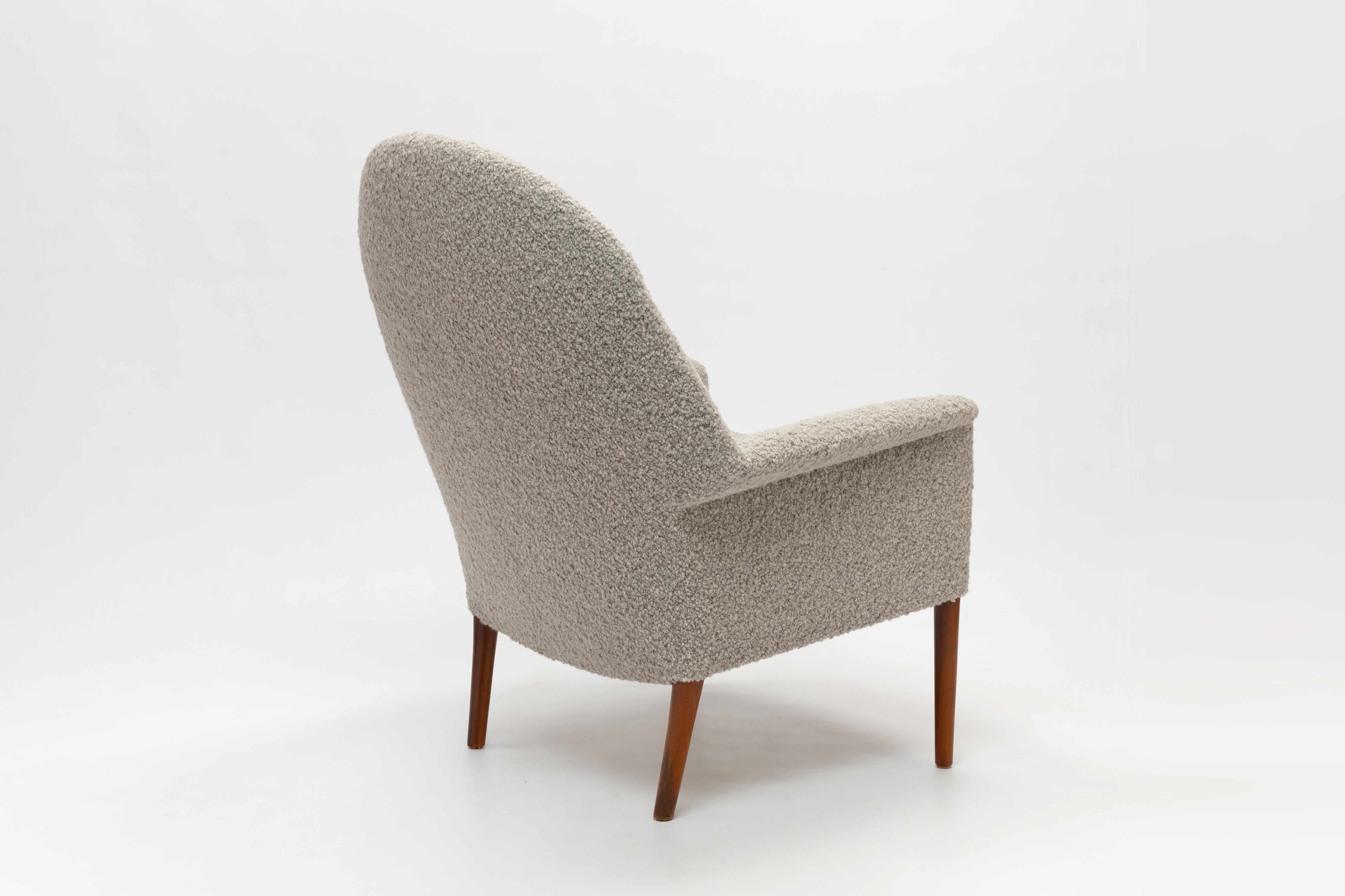 Danish Fritz Hansen Lounge Chair in Pierre Frey Bouclé - Ejner Larsen- Bender Madsen 