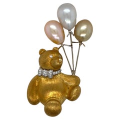 Teddy Bear Diamond Pearl Balloon 18 Karat Yellow Gold Vintage Brooch Pin 