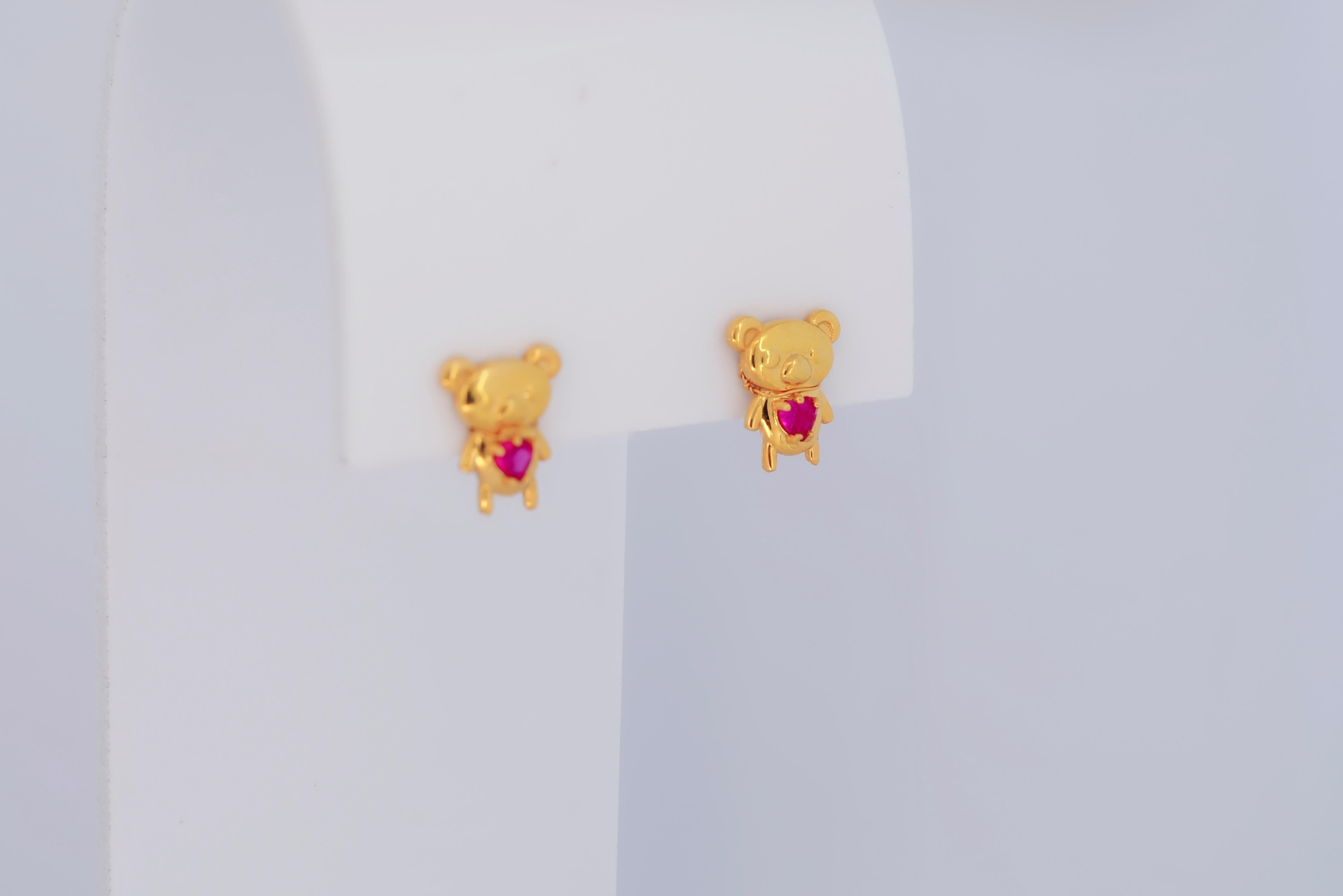 Women's Teddy bear earrings studs in 14k gold. For Sale