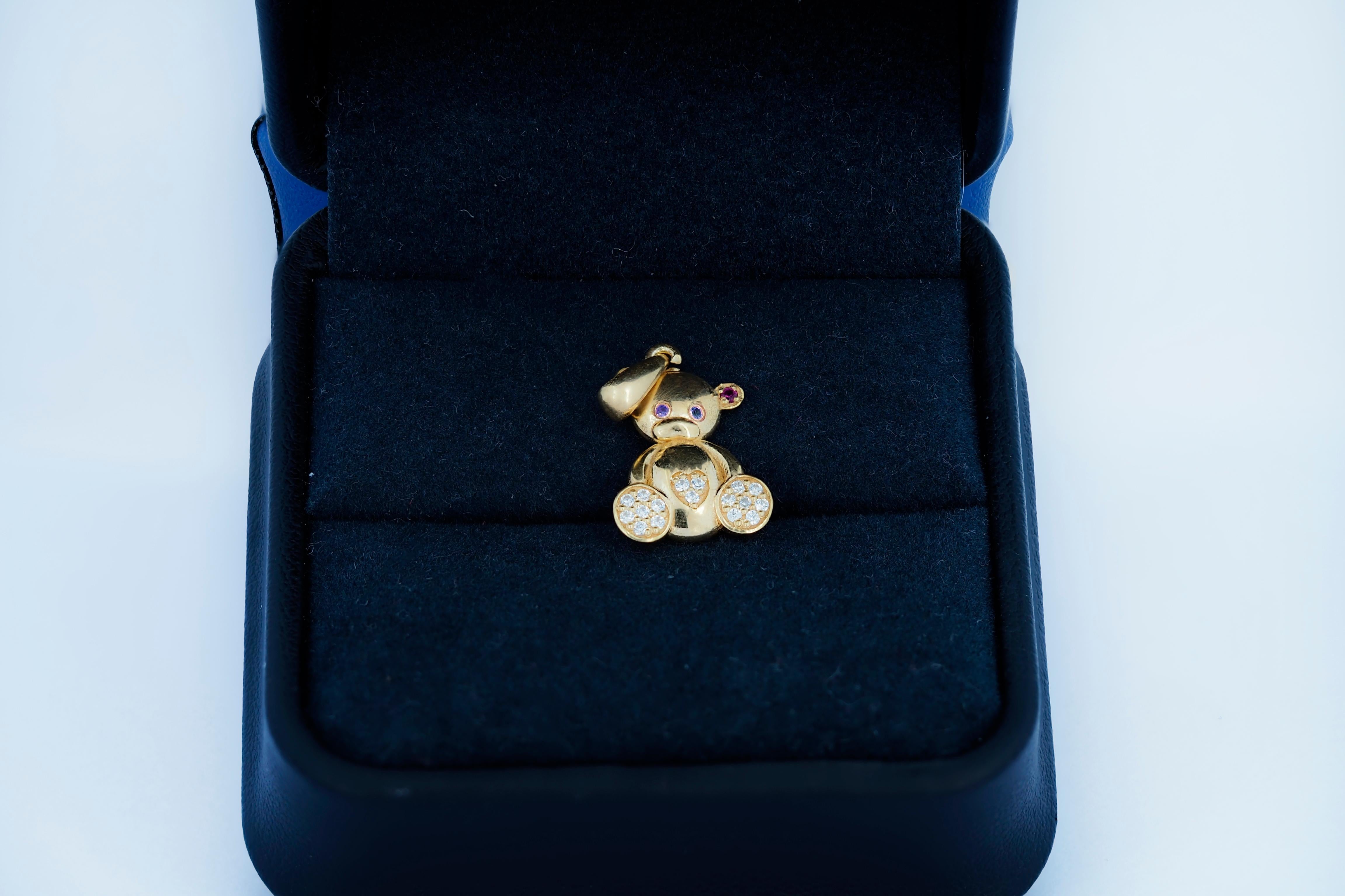 Modern Teddy bear pendant in 14k gold. For Sale