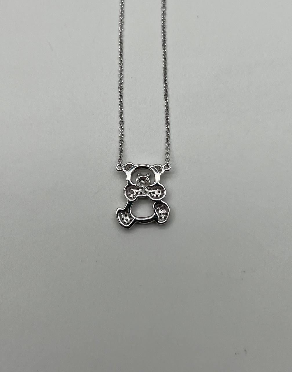 Chaîne collier pendentif en or blanc 18 carats à motif d'ours serti de diamants pavés Neuf - En vente à Oakton, VA