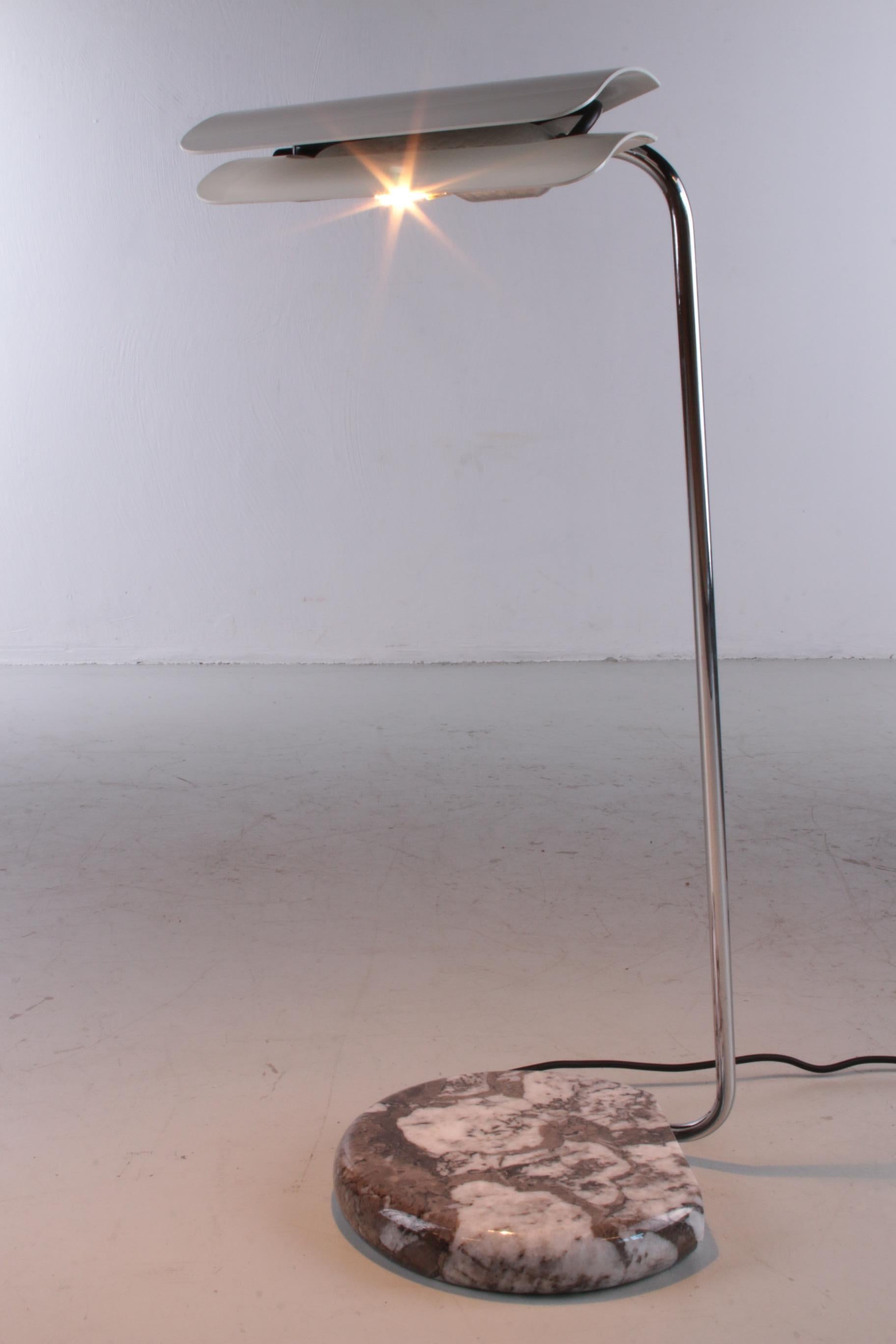 italien Lampe de table Tegola de Bruno Gecchelin pour Skipper and Pollux, 1970 en vente