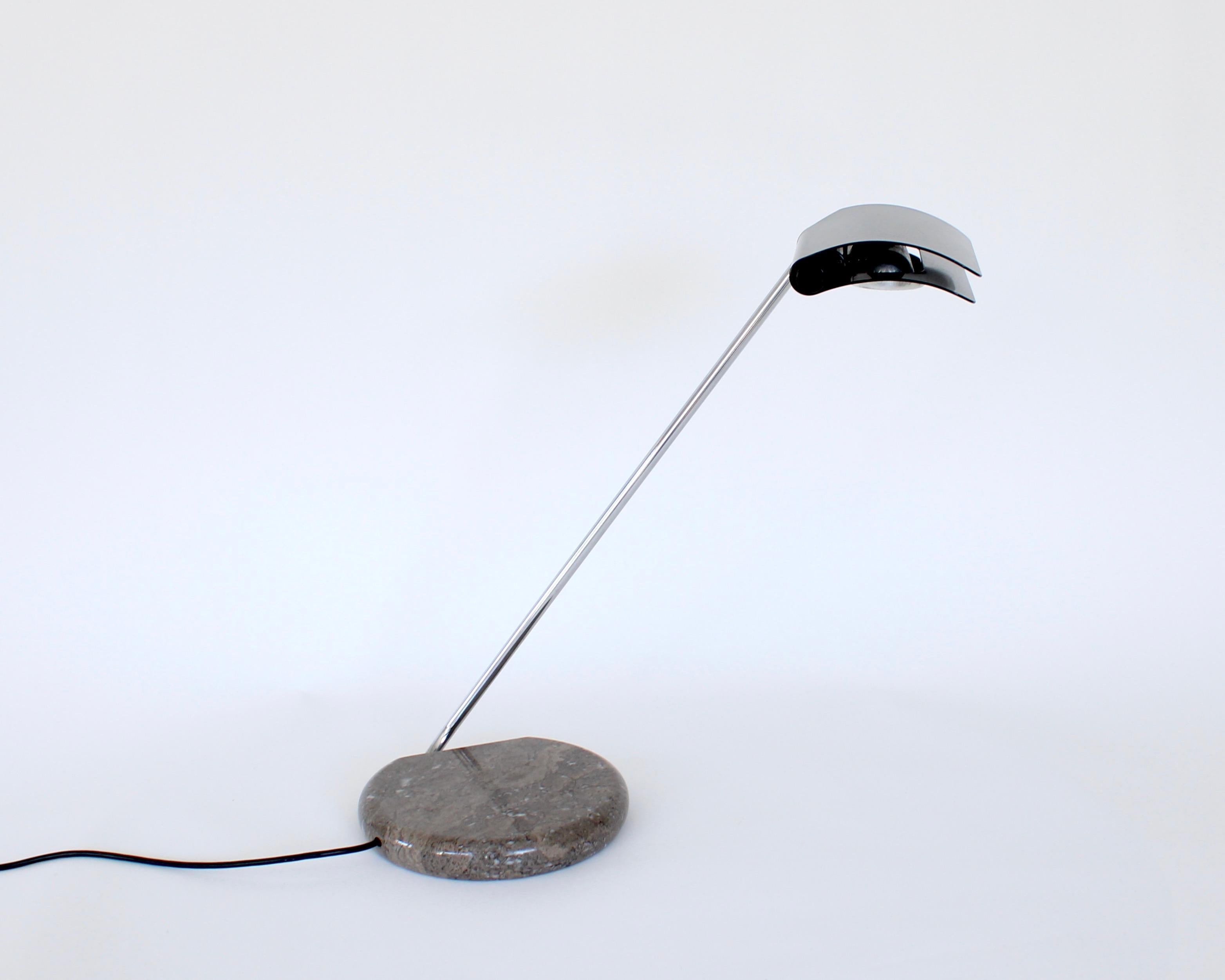 Mid-Century Modern Lampe de table Tegola de Bruno Gecchelin pour Skipper and Pollux en vente