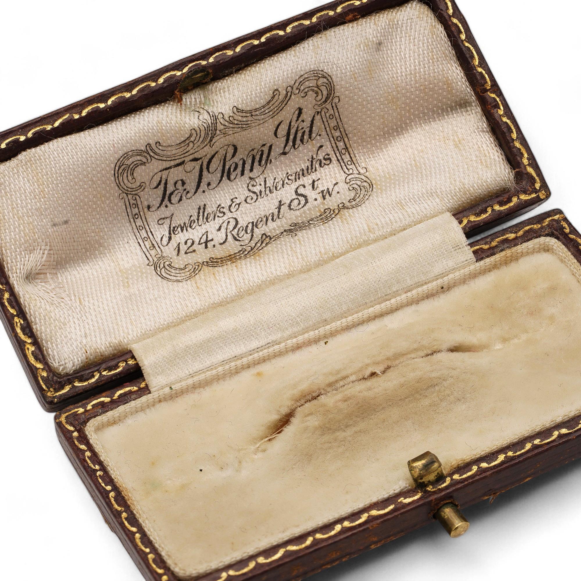 Britannique Boîte à broches T.E.I. Perry en vente