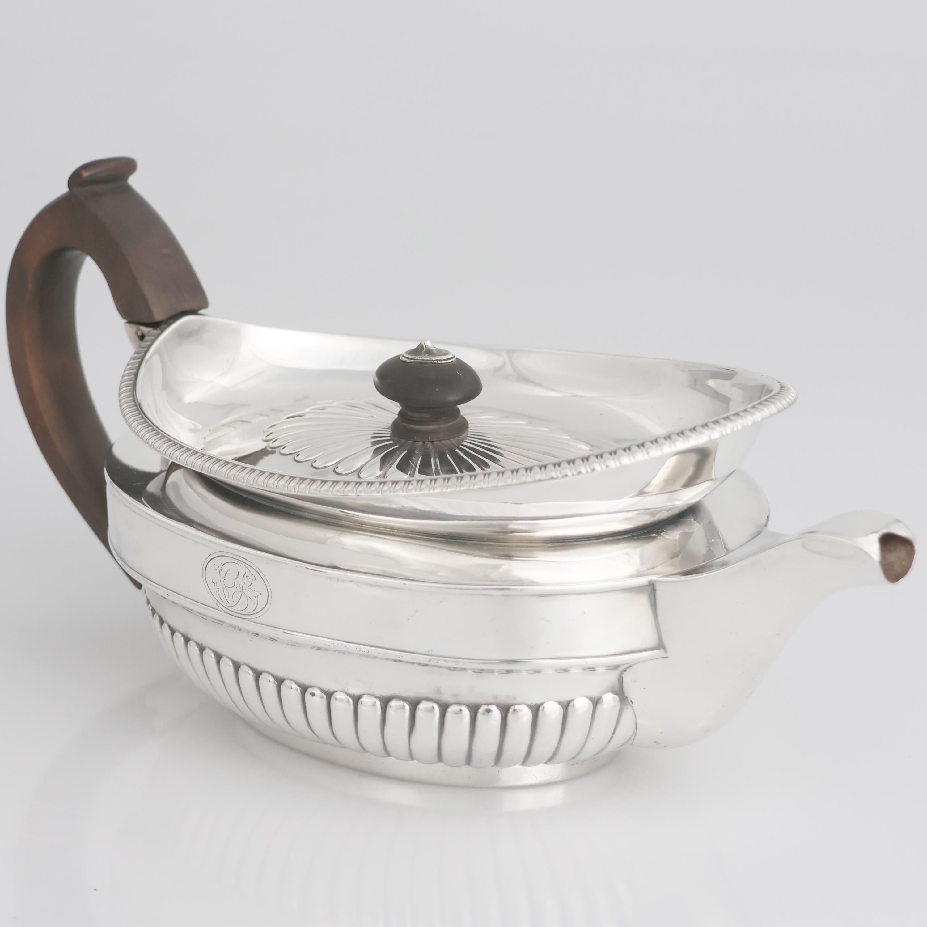 British Teiera in argento sterling Giorgio III, Paul Storr, Londra, 1810 in vendita