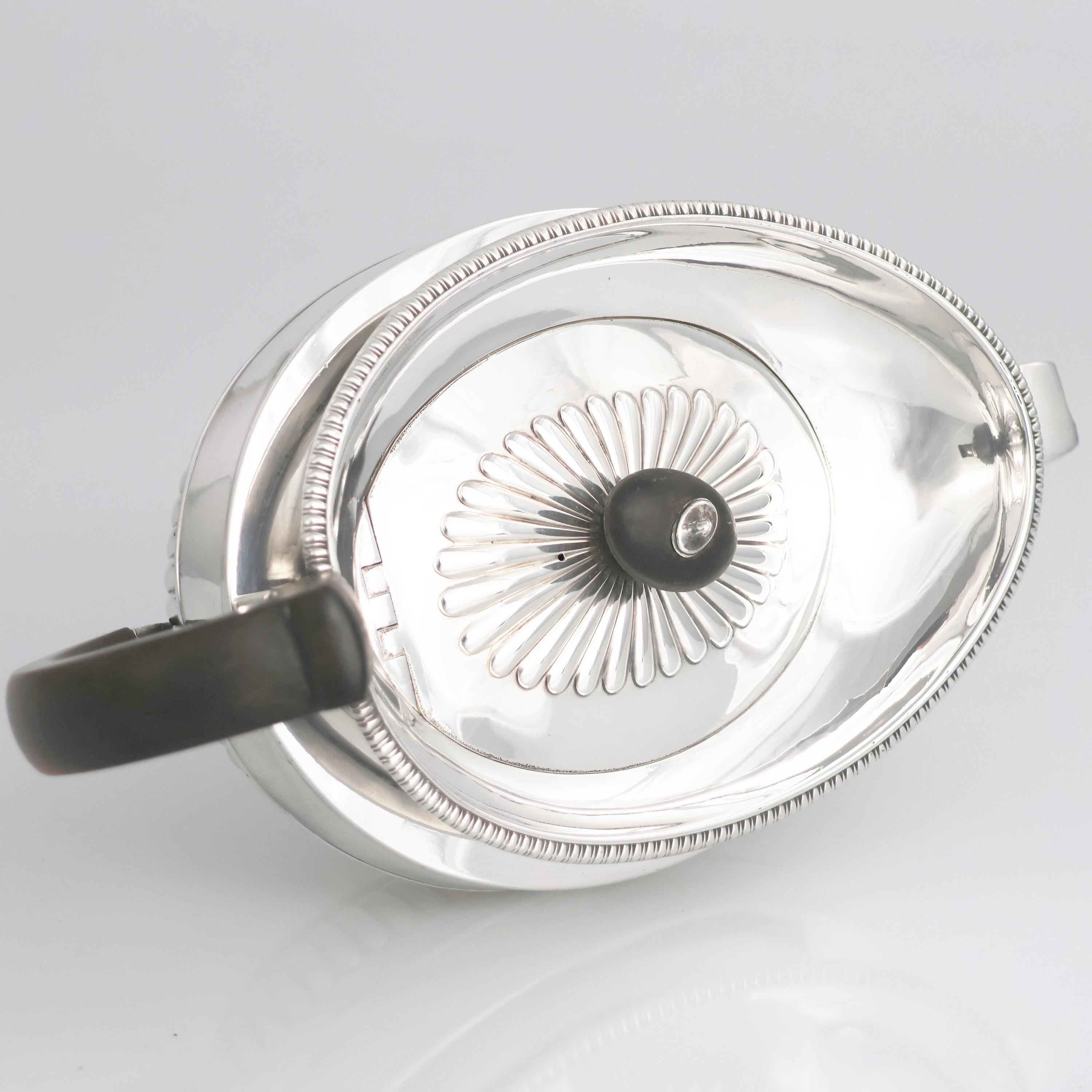 Early 19th Century Teiera in argento sterling Giorgio III, Paul Storr, Londra, 1810 in vendita